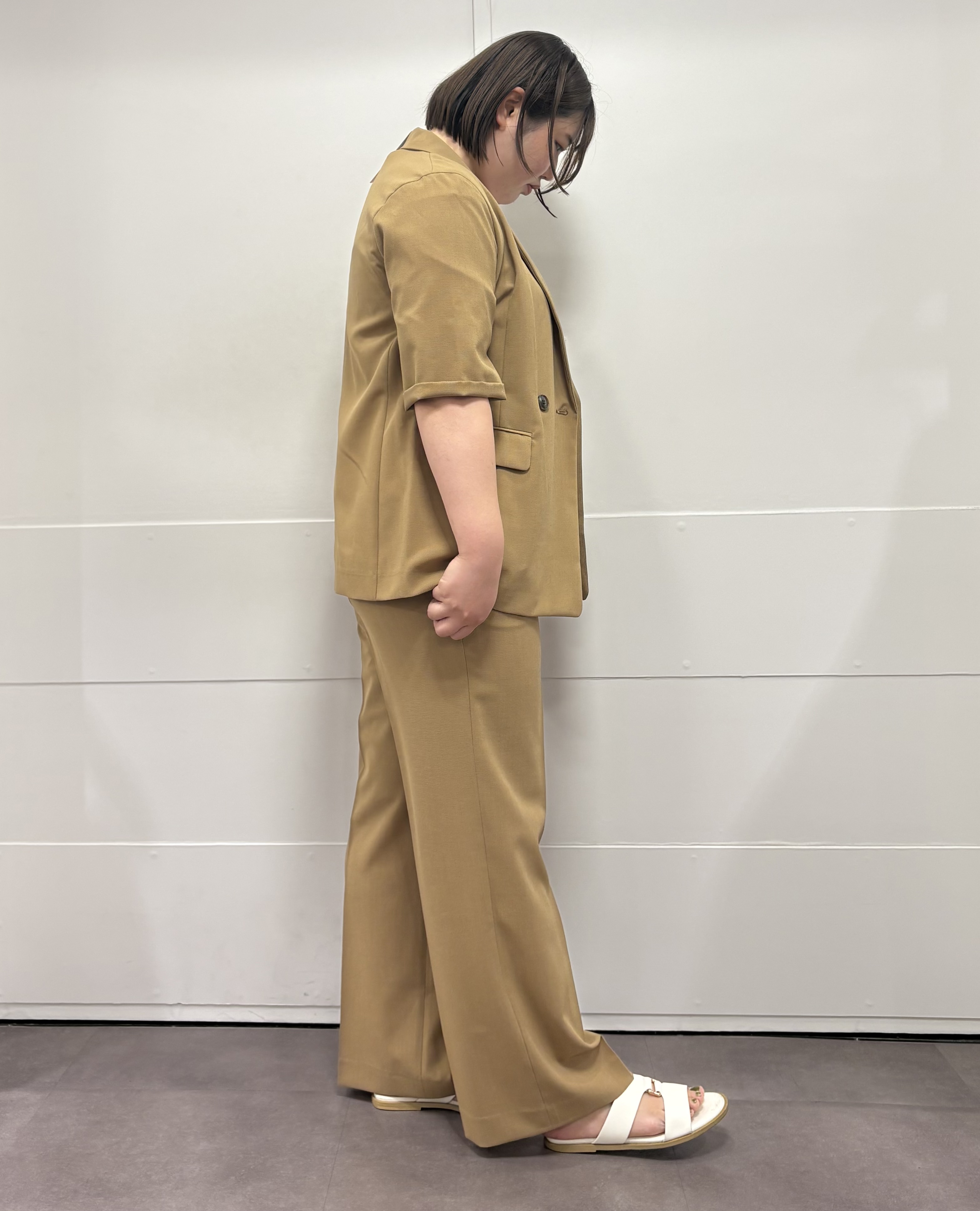 MIさんの「UNTITLED｜【秋の通勤羽織/セットアップ可/UVカット】エアリークール半袖ジャケット」を使ったコーディネート