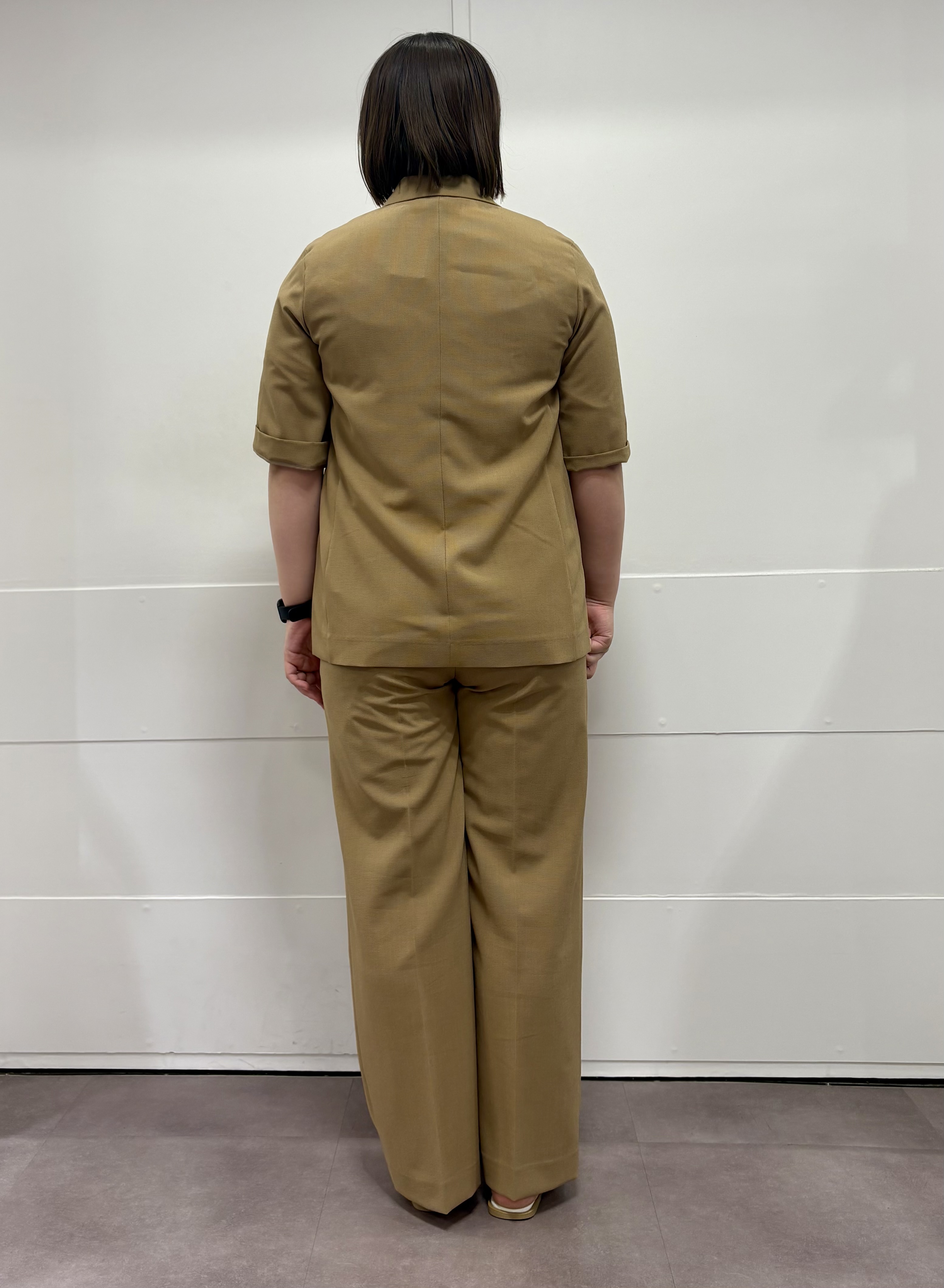 MIさんの「UNTITLED｜【秋の通勤羽織/セットアップ可/UVカット】エアリークール半袖ジャケット」を使ったコーディネート