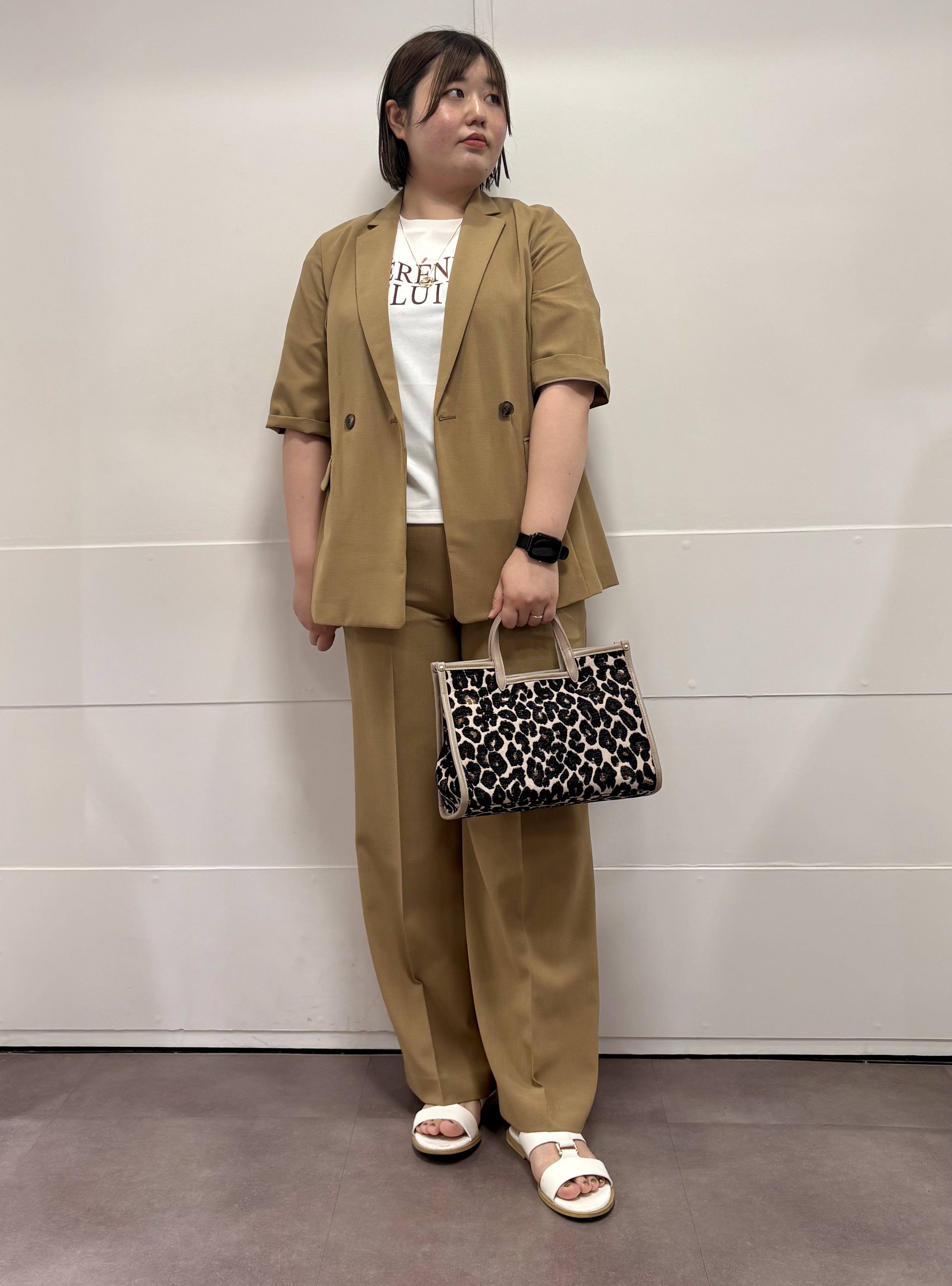 MIさんの「UNTITLED｜【秋の通勤羽織/セットアップ可/UVカット】エアリークール半袖ジャケット」を使ったコーディネート