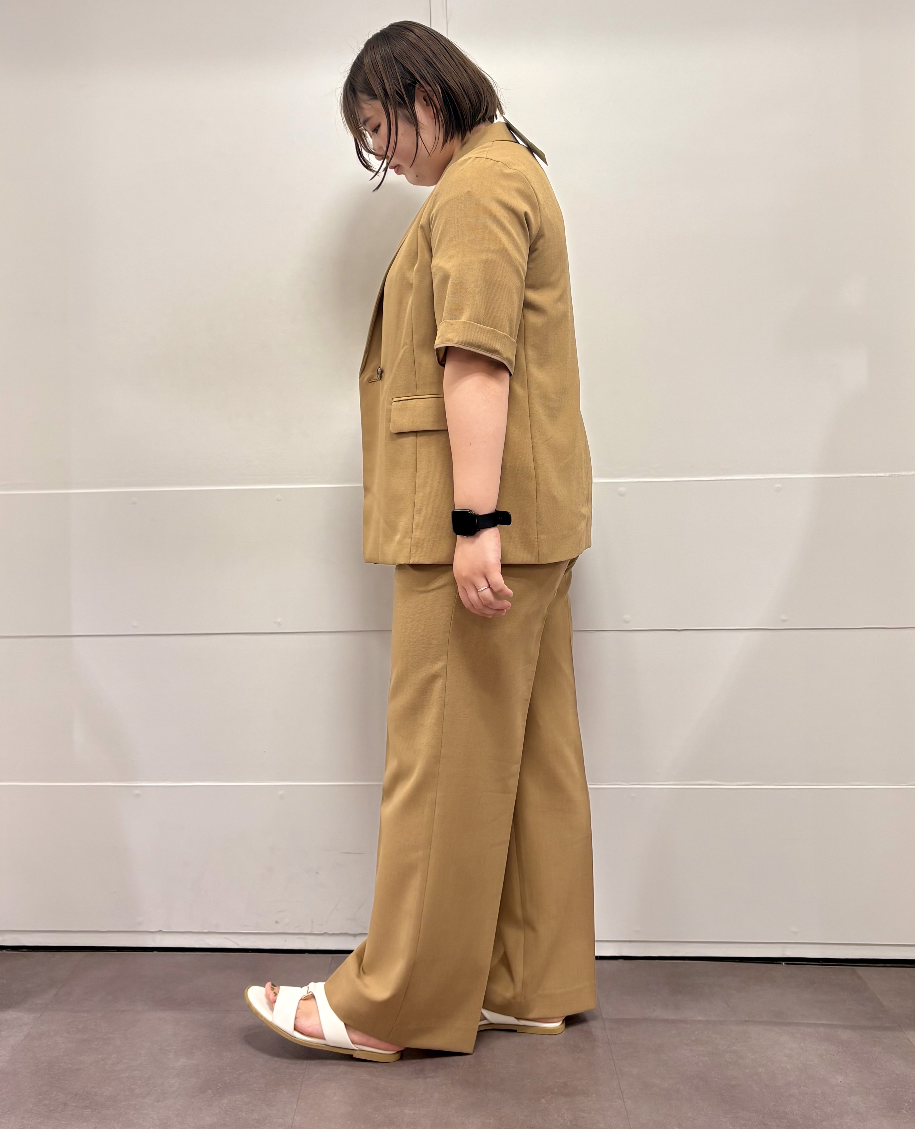 MIさんの「UNTITLED｜【秋の通勤羽織/セットアップ可/UVカット】エアリークール半袖ジャケット」を使ったコーディネート