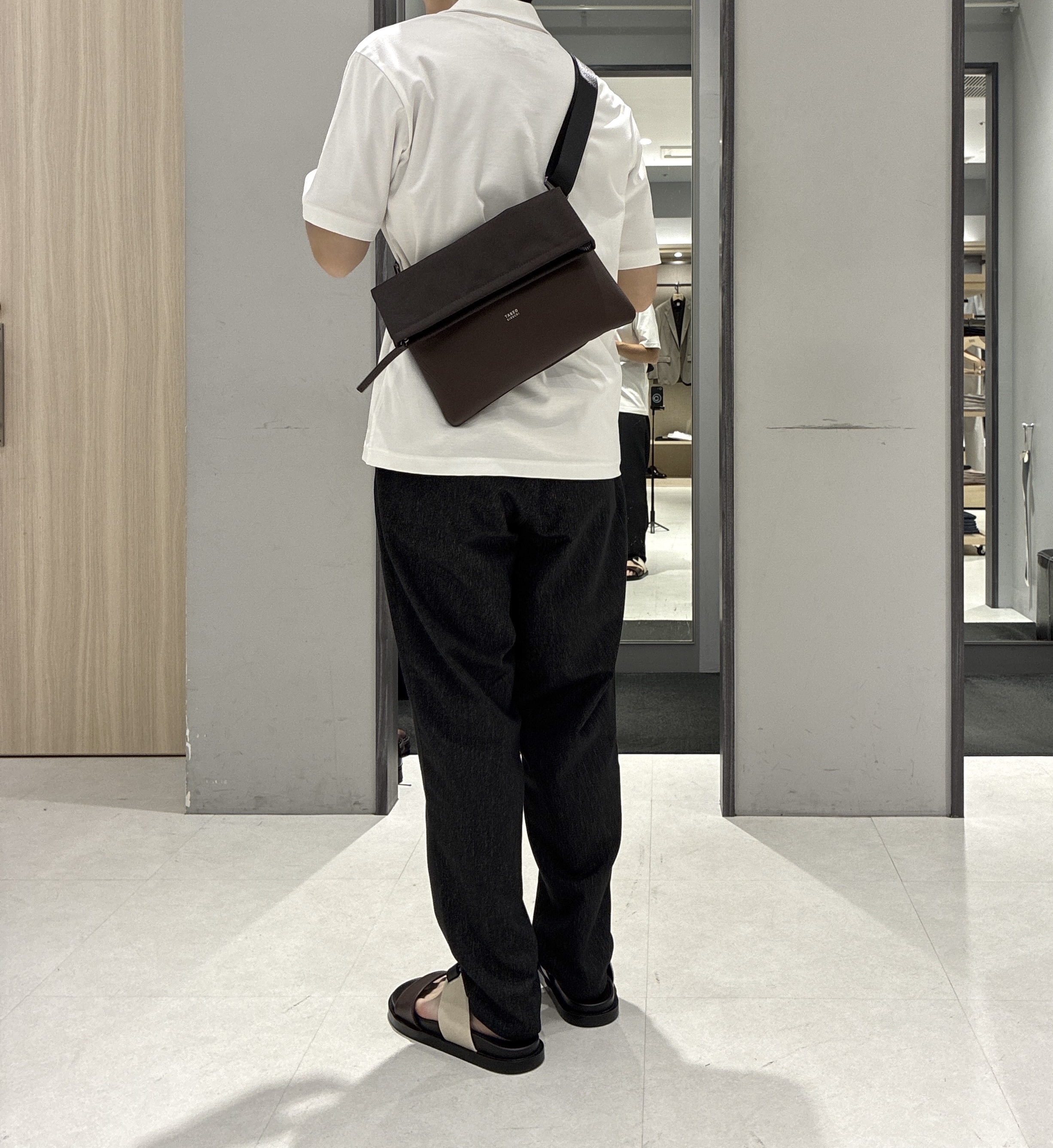 わいずみさんの「TAKEO KIKUCHI｜【接触冷感】アイスクリアコットン ワンポイント ポロシャツ」を使ったコーディネート