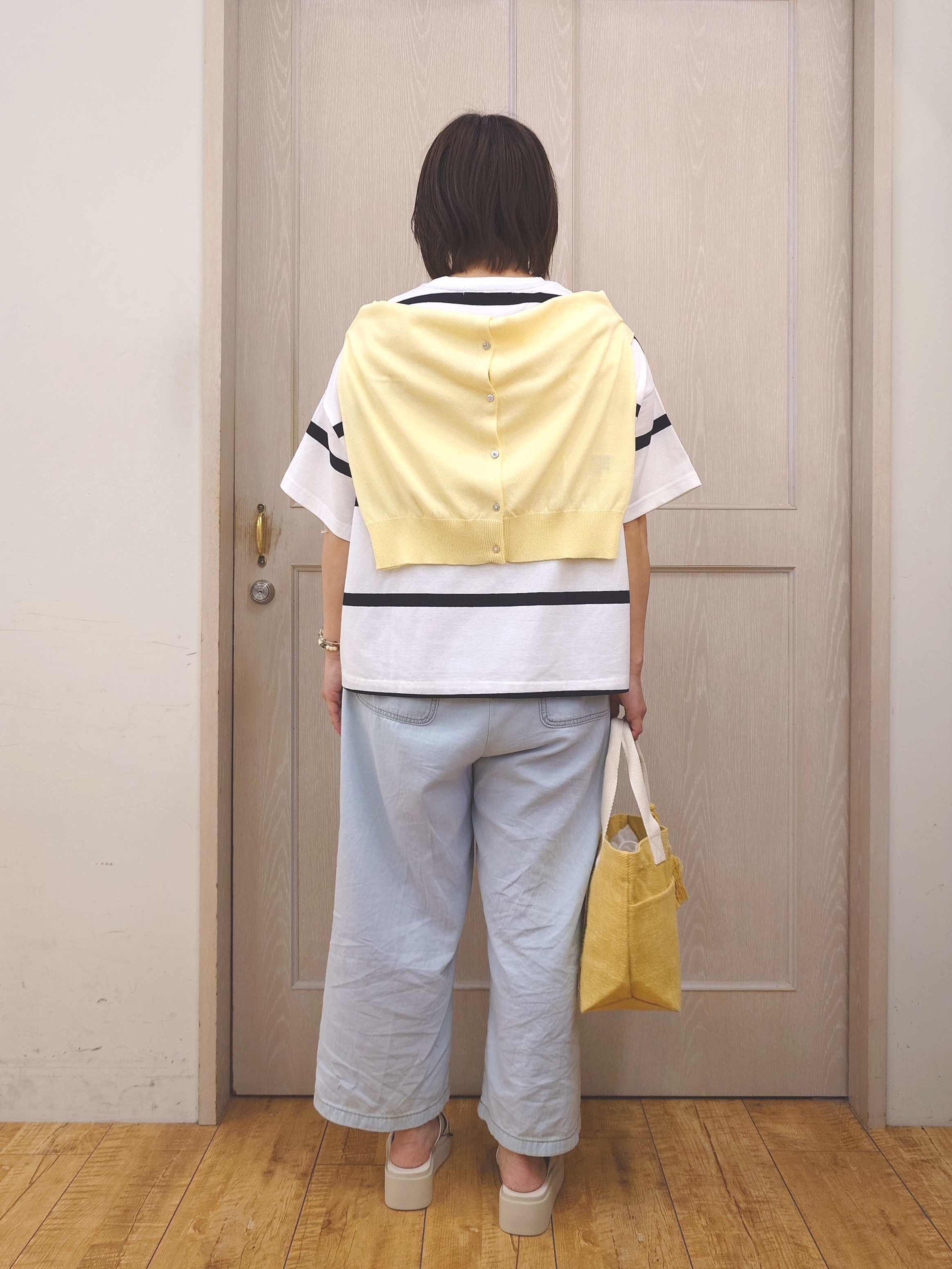 とろろさんの「SHOO･LA･RUE｜【洗濯機可/UV/アンチピリング/S-LL】いろいろボタンが華やか クルーネックカーディガン」を使ったコーディネート
