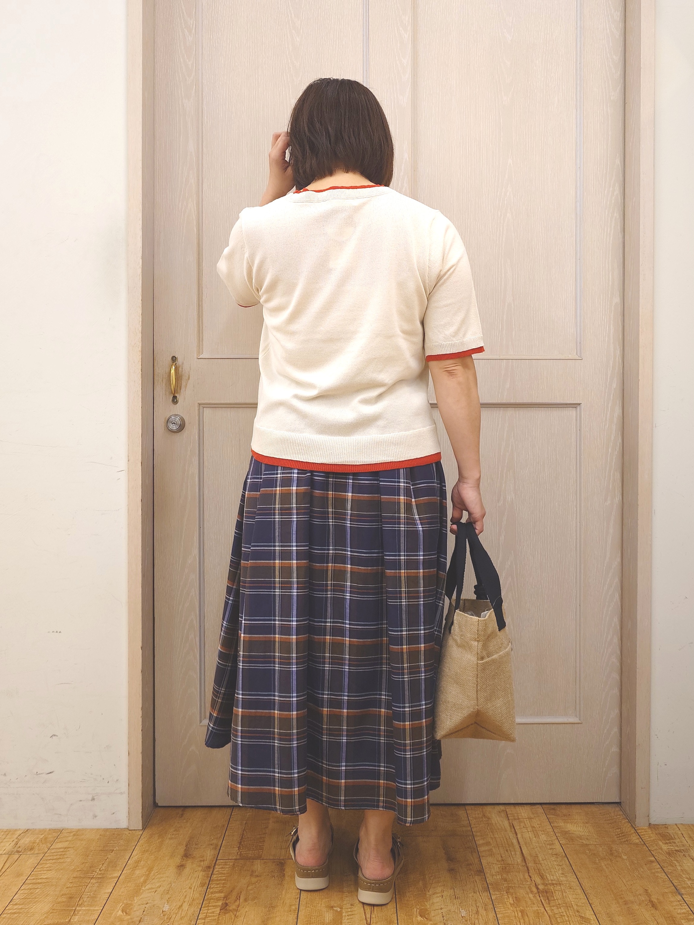 とろろさんの「SHOO･LA･RUE｜【二の腕隠れる/コットン混】配色使いで差がつく 洗える五分袖ニット」を使ったコーディネート