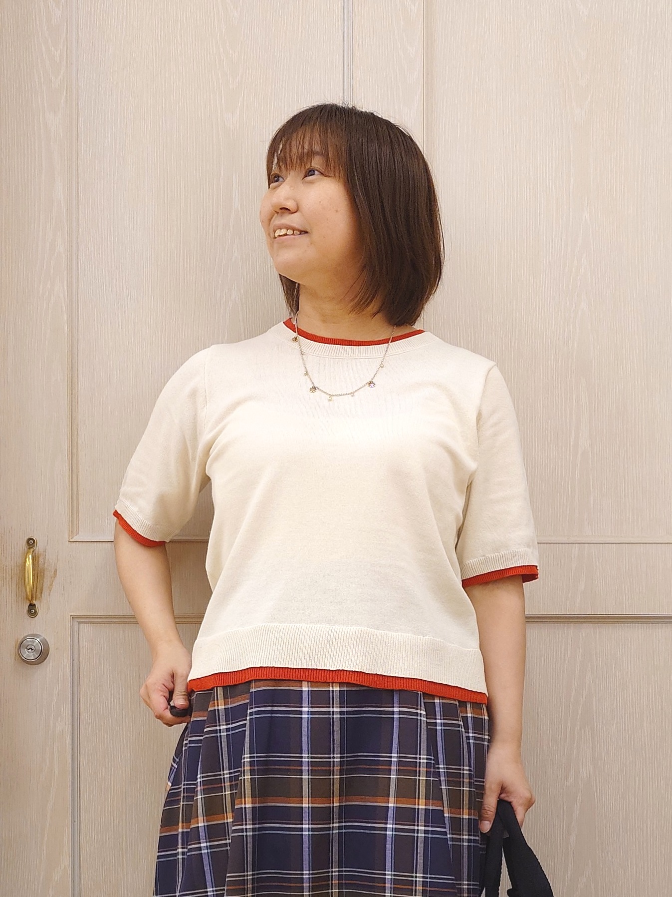 とろろさんの「SHOO･LA･RUE｜【二の腕隠れる/コットン混】配色使いで差がつく 洗える五分袖ニット」を使ったコーディネート