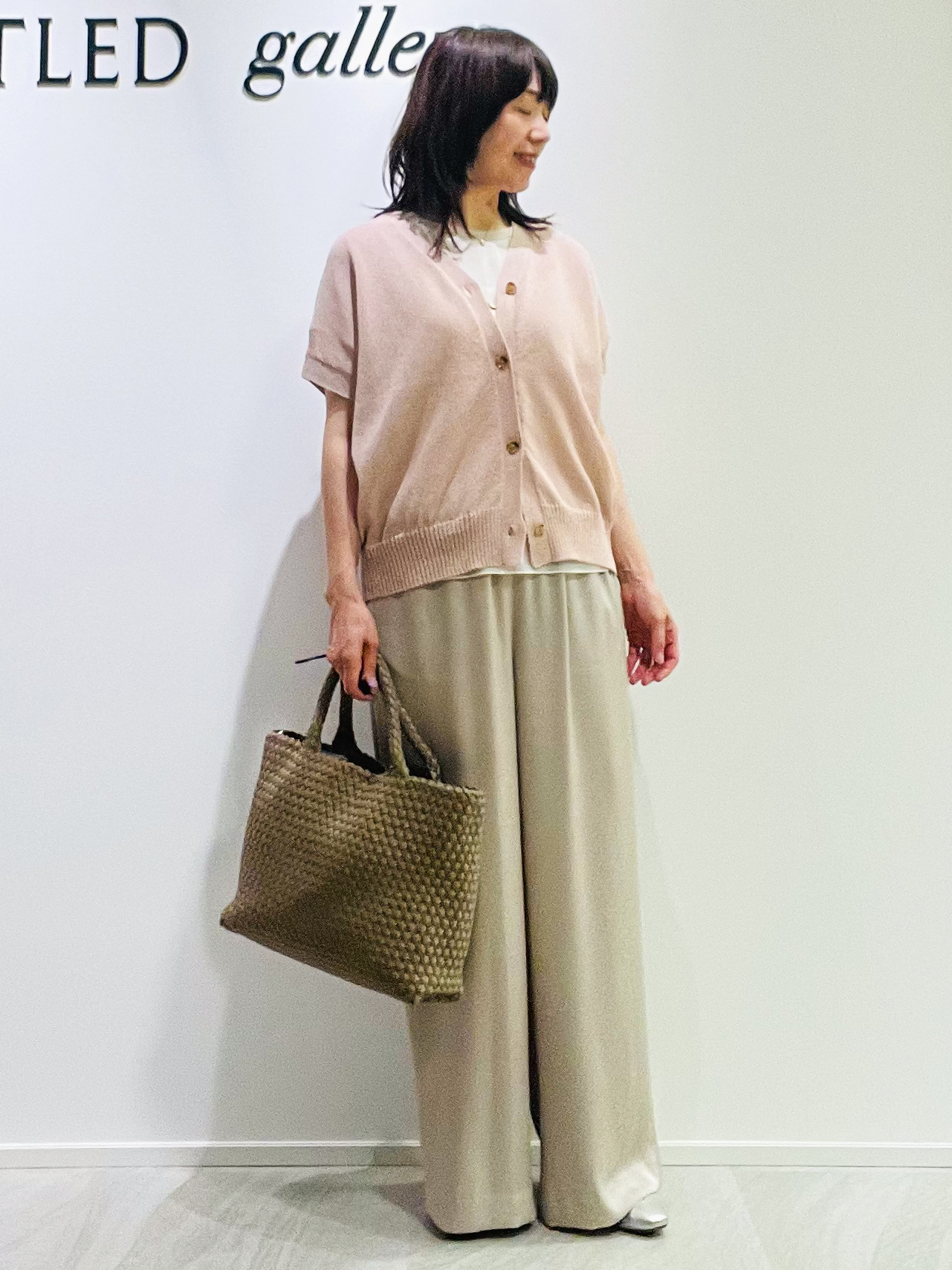 めいさんの「UNTITLED｜【洗える/清涼感】ドライタッチスリーブレスカーディガン」を使ったコーディネート