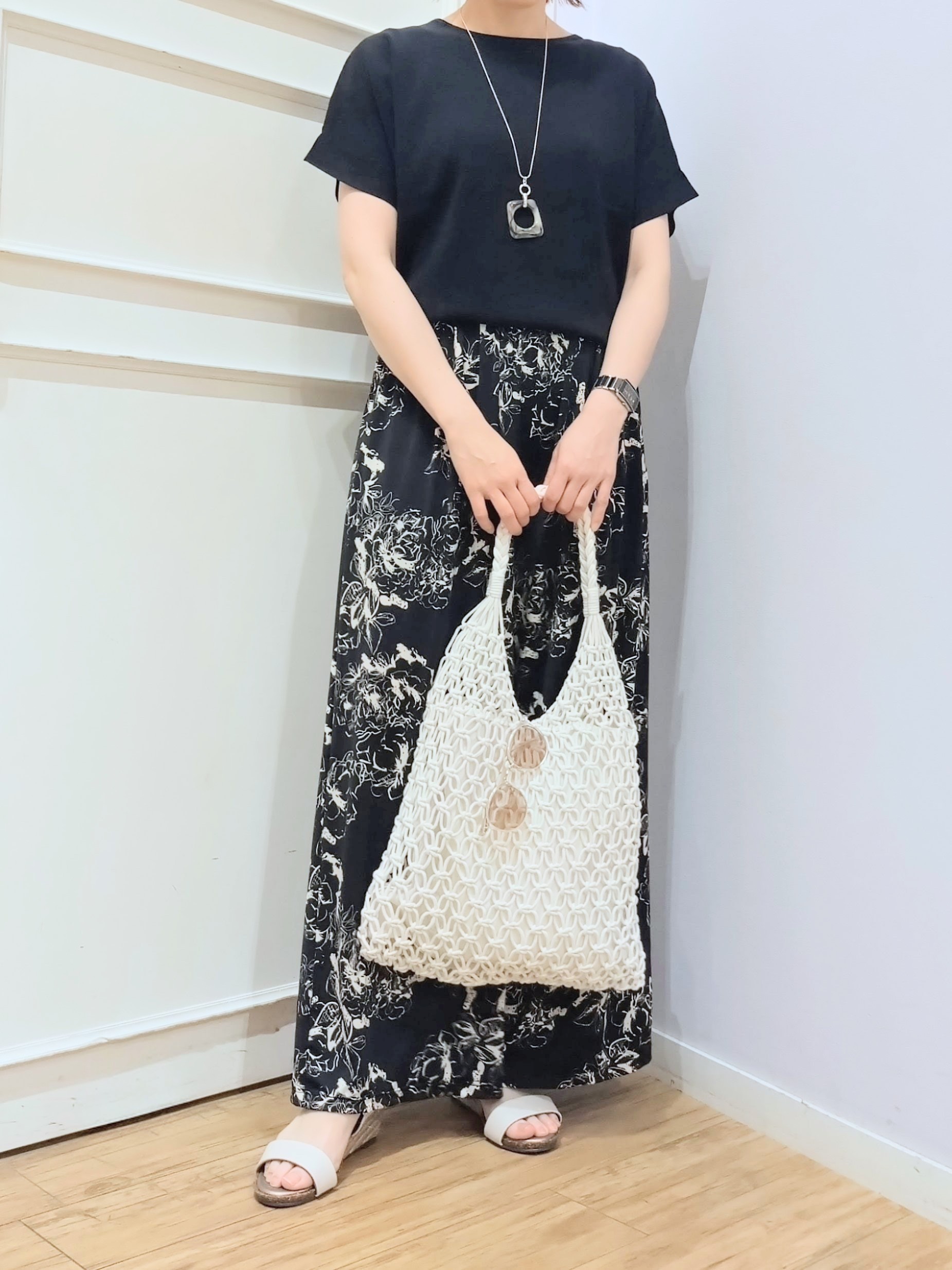 miomioさんの「SHOO･LA･RUE｜【毎日洗える/UV】二の腕隠れる さらっとドルマン半袖ニット」を使ったコーディネート