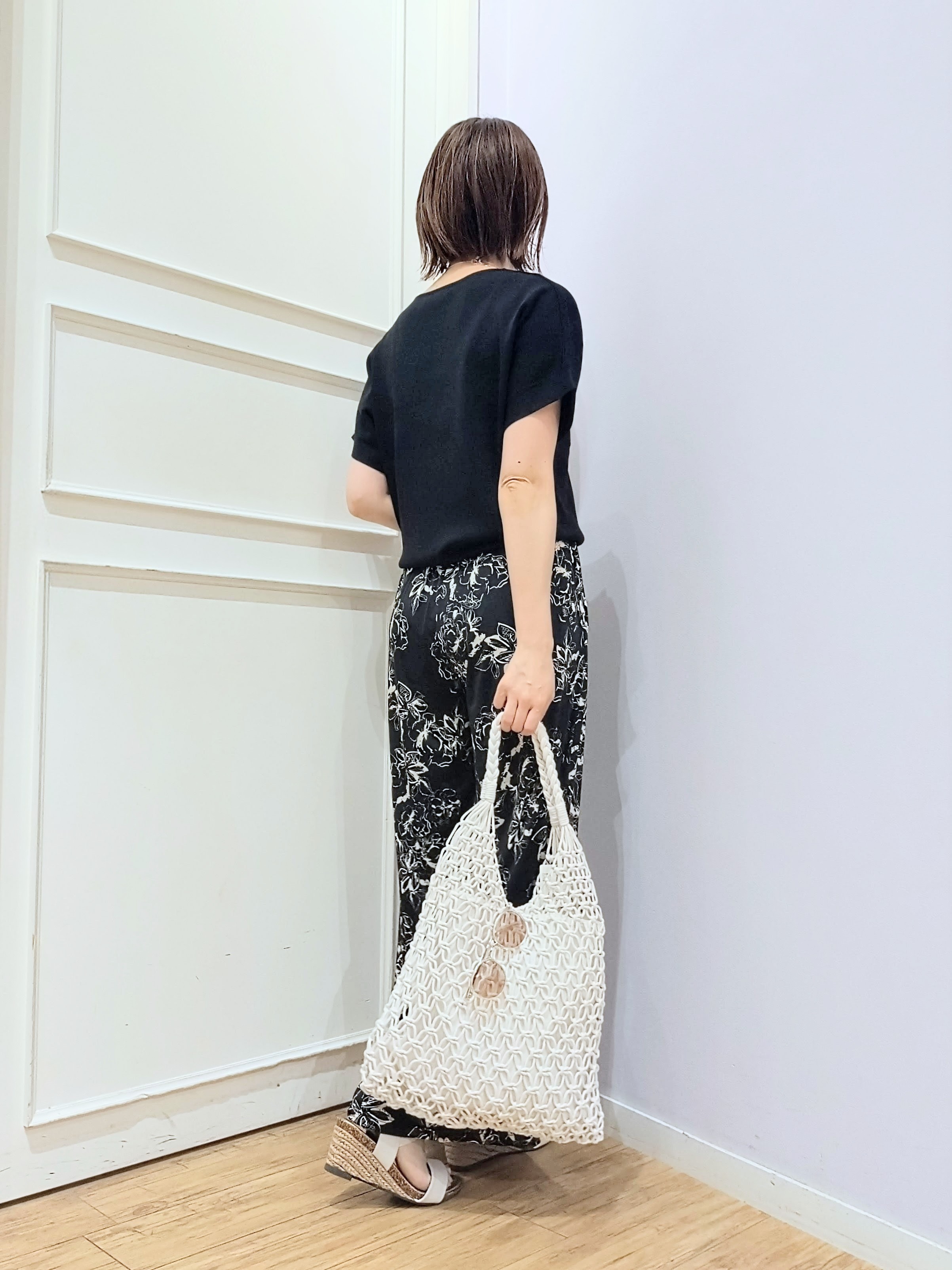 miomioさんの「SHOO･LA･RUE｜【毎日洗える/UV】二の腕隠れる さらっとドルマン半袖ニット」を使ったコーディネート