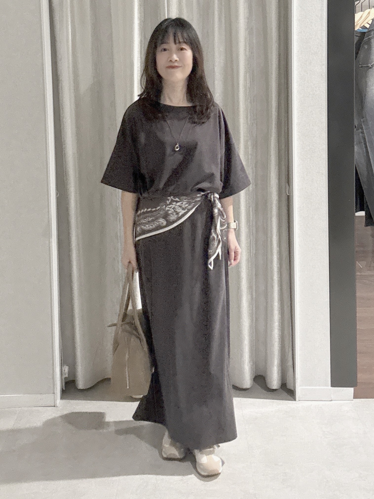 makiさんの「UNTITLED｜【きれいめTシャツ/セットアップ可】ヴィンテージライクプルオーバー」を使ったコーディネート