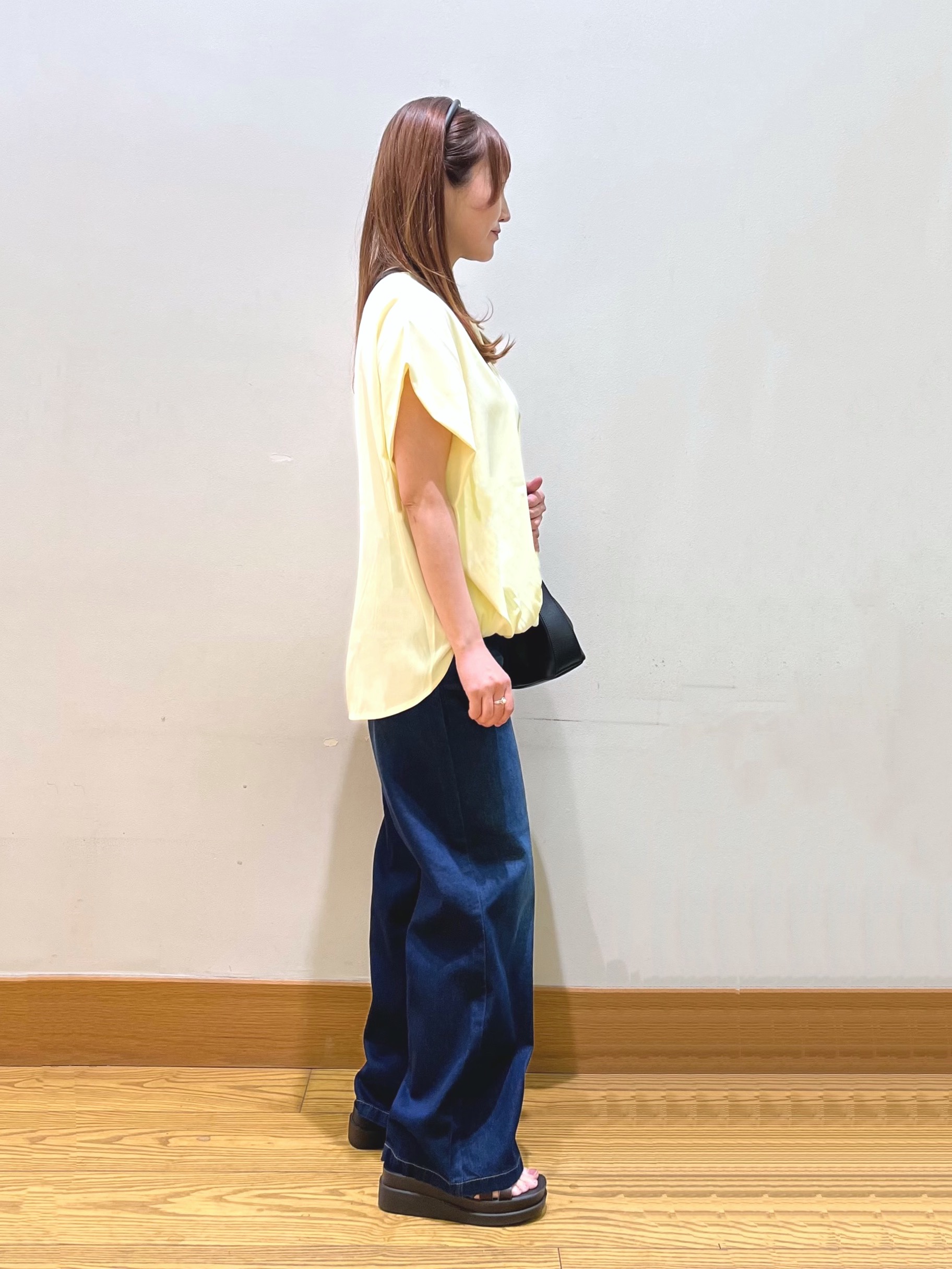 ゆっきーさんの「SHOO･LA･RUE｜【洗濯機可/体型カバー】インしてる風 ふんわり裾バルーントップス」を使ったコーディネート