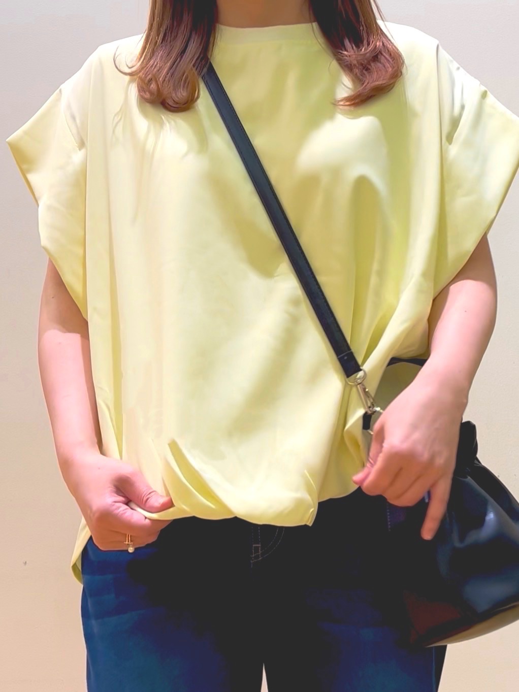 ゆっきーさんの「SHOO･LA･RUE｜【洗濯機可/体型カバー】インしてる風 ふんわり裾バルーントップス」を使ったコーディネート