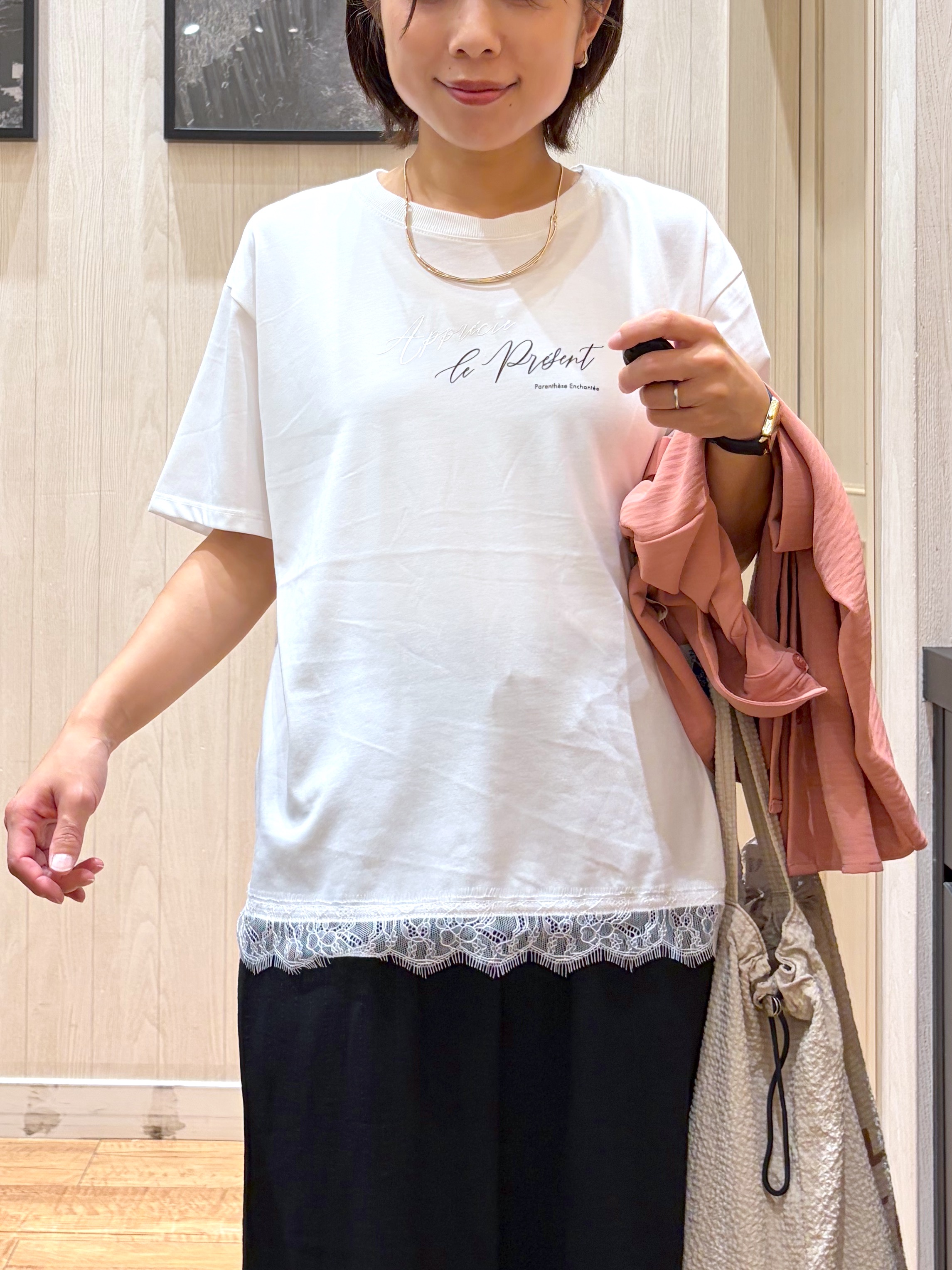 shirayuuuさんの「SHOO･LA･RUE｜【洗濯後しわになりにくい/体型カバー】二の腕も隠せる　お袖ロールアップ半袖シャツ」を使ったコーディネート