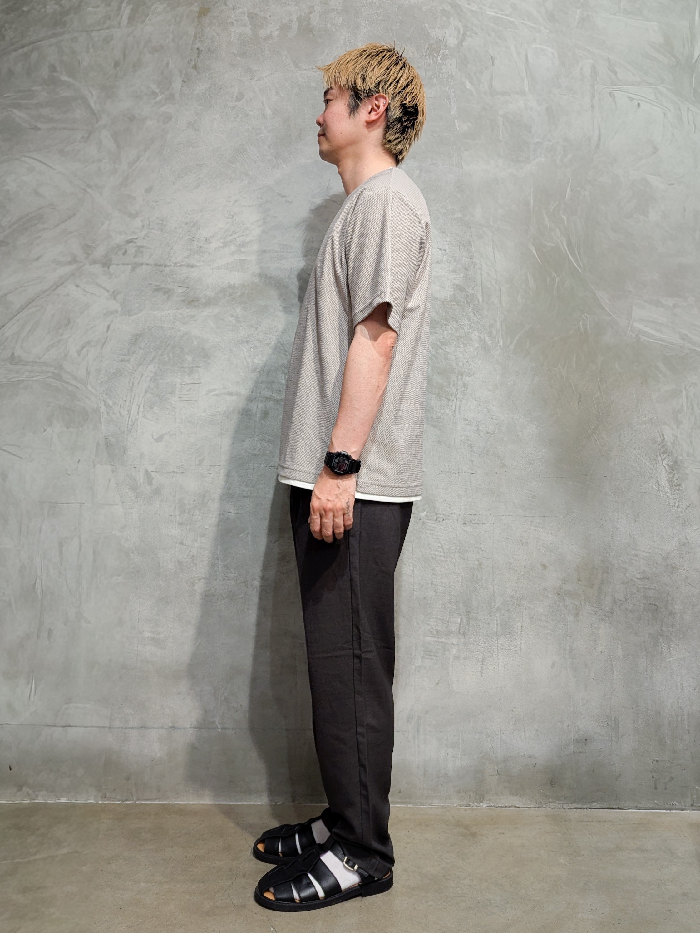 daiさんの「THE SHOP TK｜【一枚でコーディネートが完成！】レイヤード風 キーネック 半袖Tシャツ 洗濯機OK」を使ったコーディネート