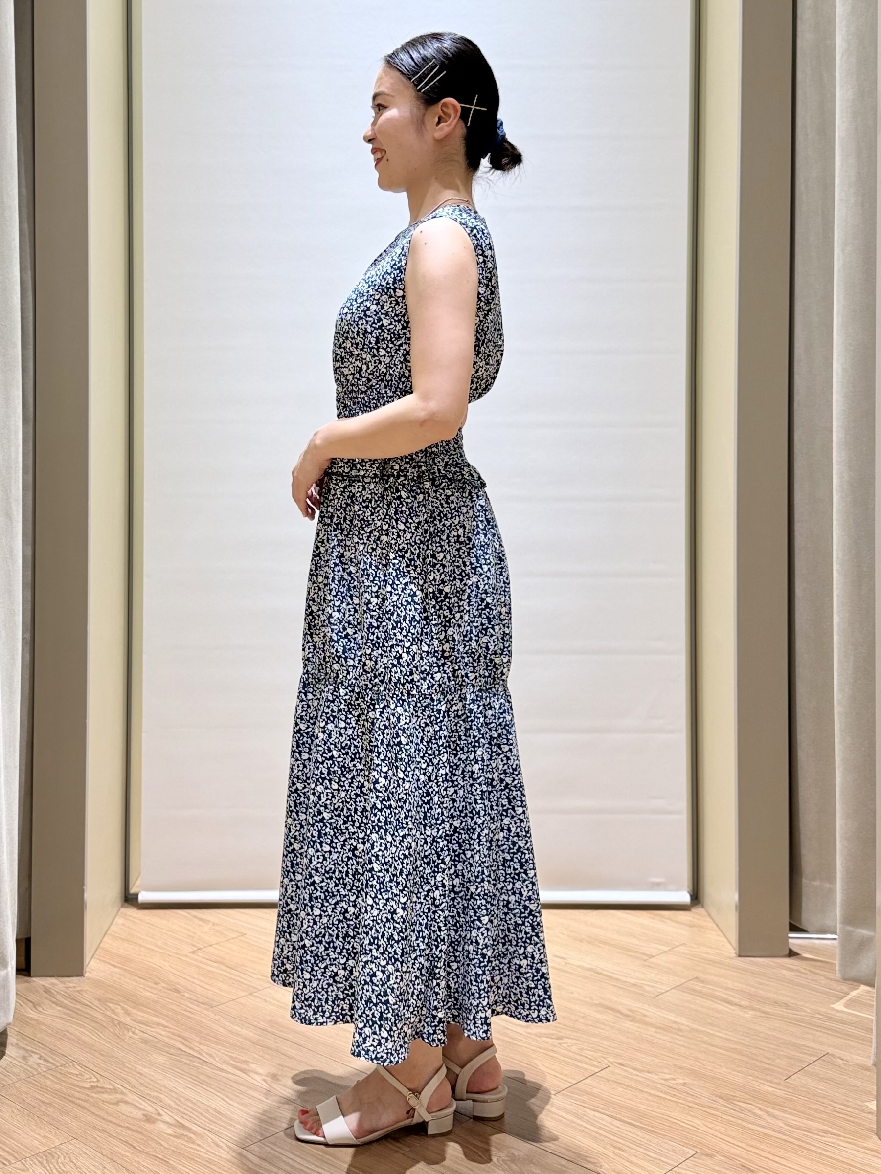 あんりさんの「grove｜【低身長さんも選べる着丈・洗濯機◎】花柄ウエストシャーリングワンピース」を使ったコーディネート