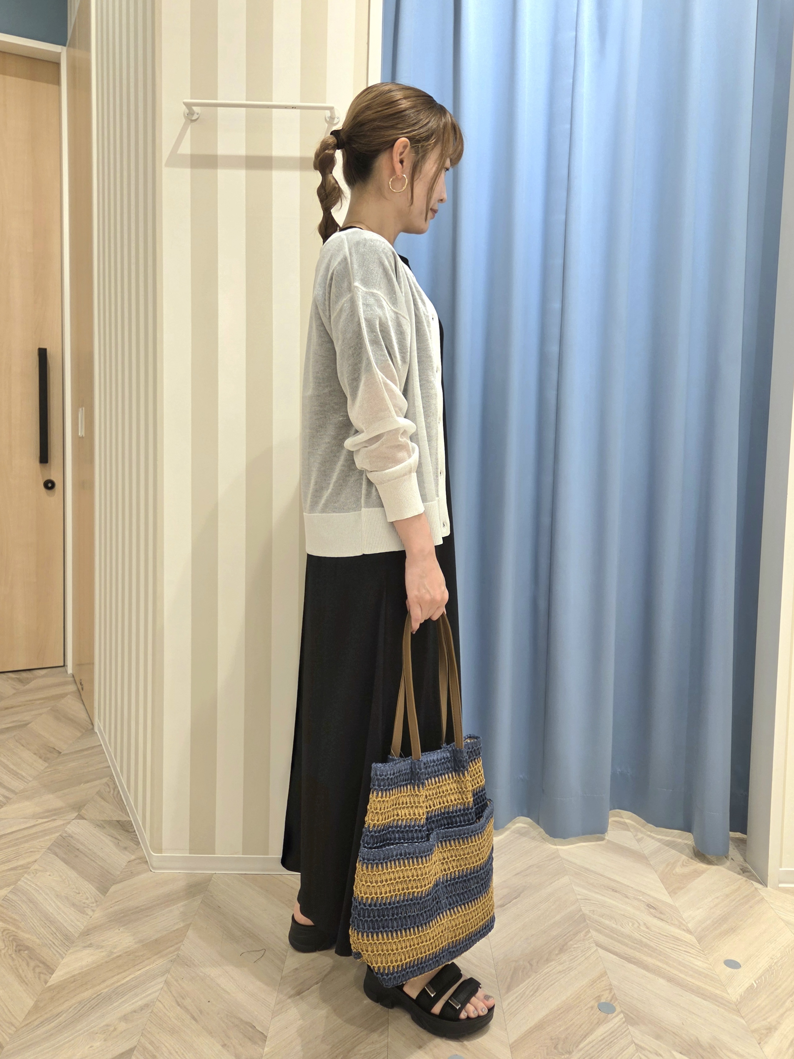 Ikumiさんの「SHOO･LA･RUE｜【通気性〇/洗濯機可/S-LL】シアーラメカーディガン」を使ったコーディネート