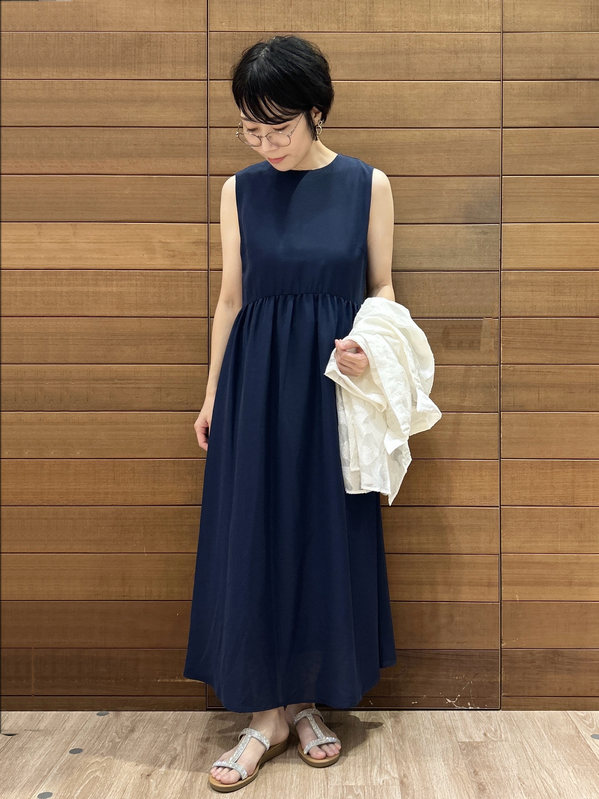 ゆうあさんの「OPAQUE.CLIP｜【接触冷感】麻混シアーノースリーブワンピース《洗濯機OK》」を使ったコーディネート