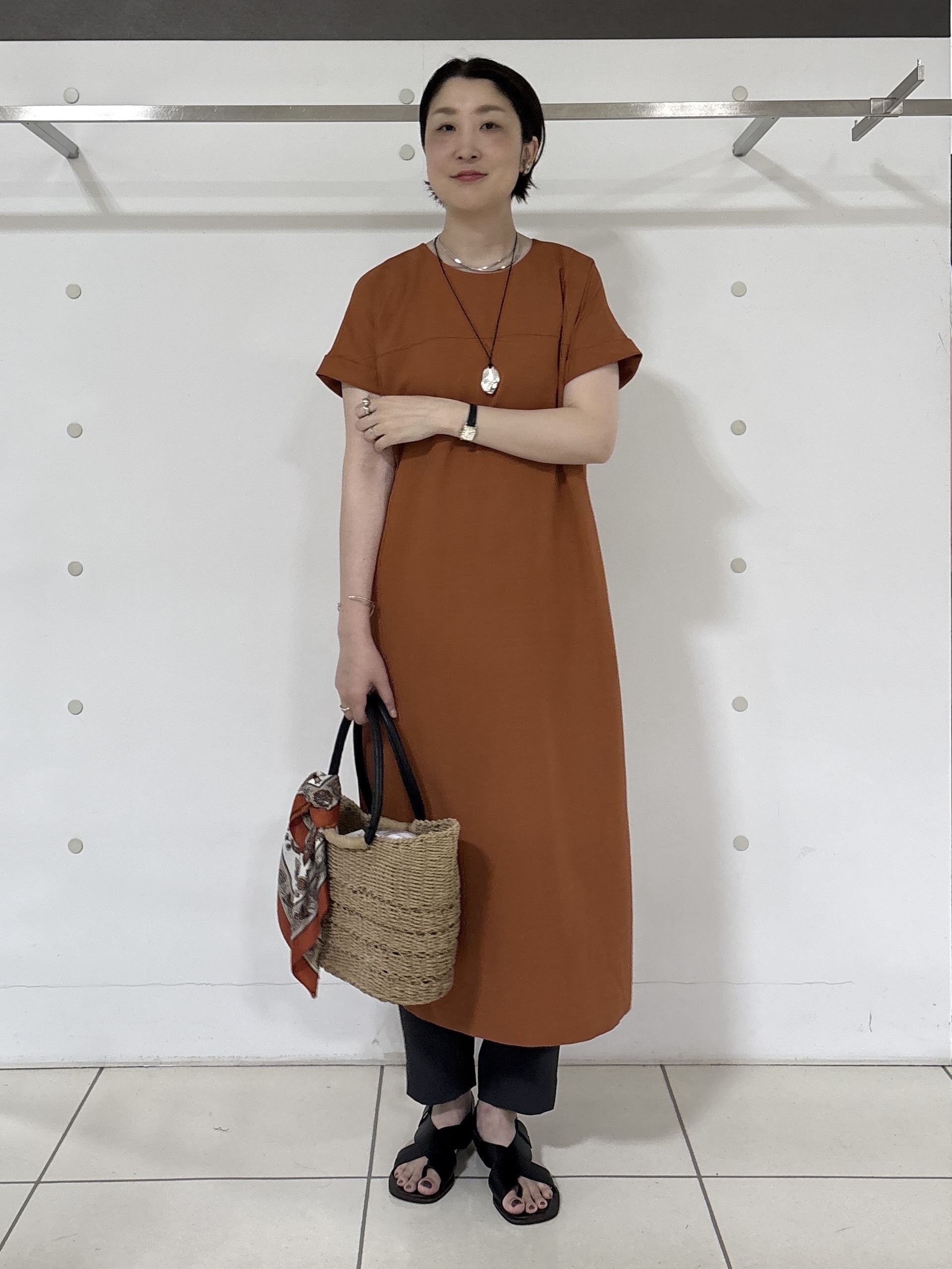 yuriさんの「INDIVI｜【華奢見え】ベルト付きナローワンピース」を使ったコーディネート