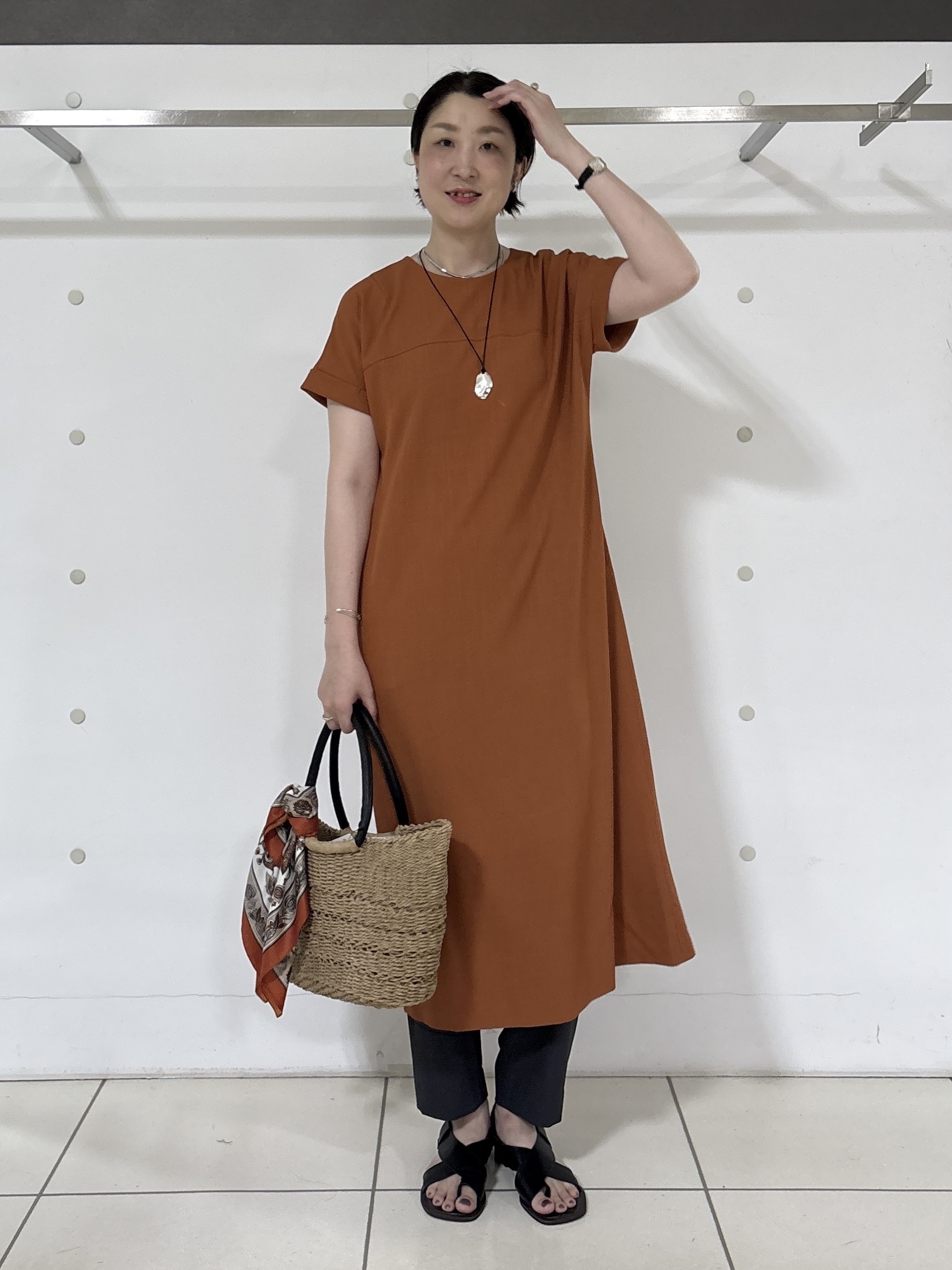 yuriさんの「INDIVI｜【華奢見え】ベルト付きナローワンピース」を使ったコーディネート