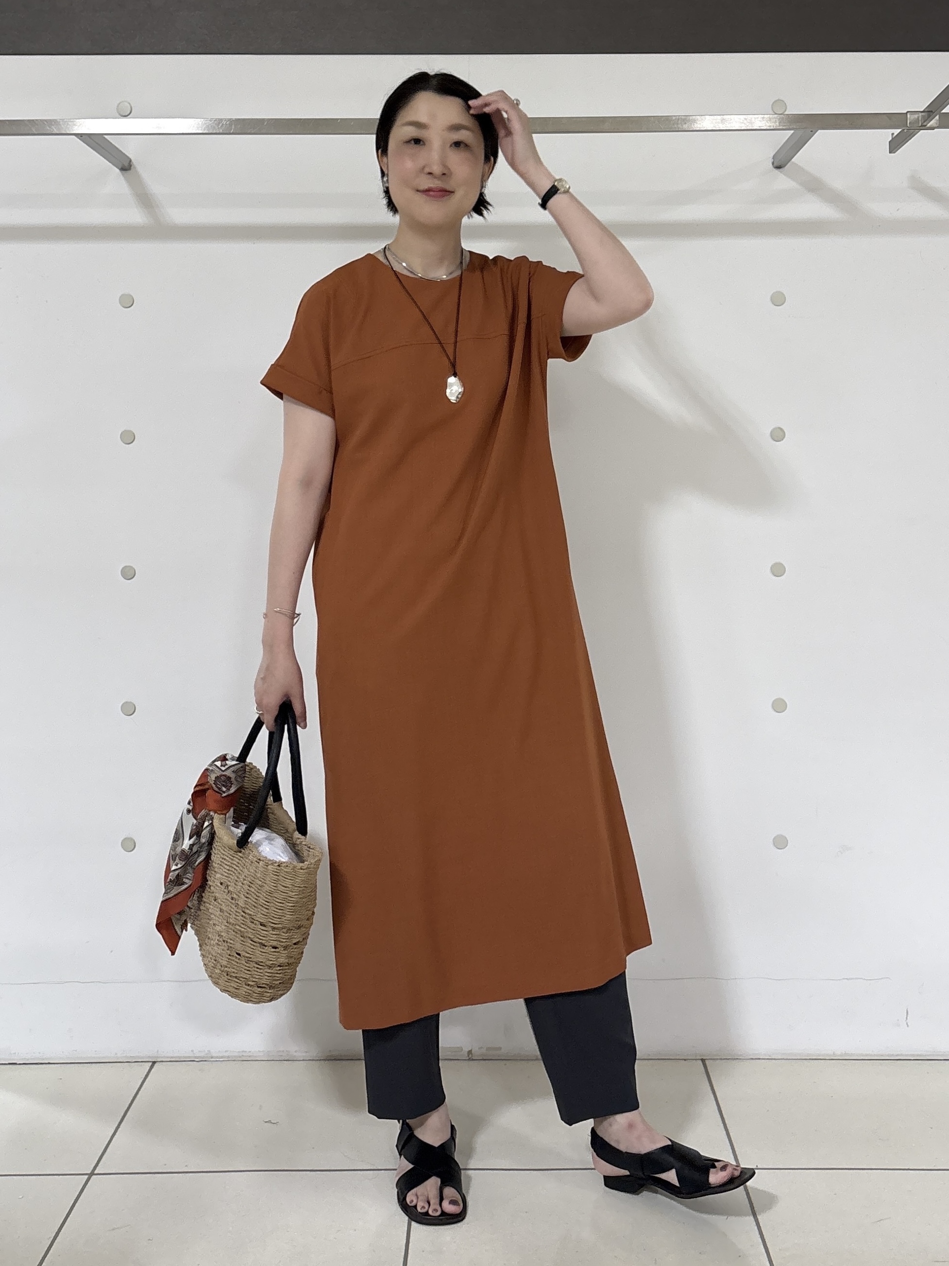 yuriさんの「INDIVI｜【華奢見え】ベルト付きナローワンピース」を使ったコーディネート