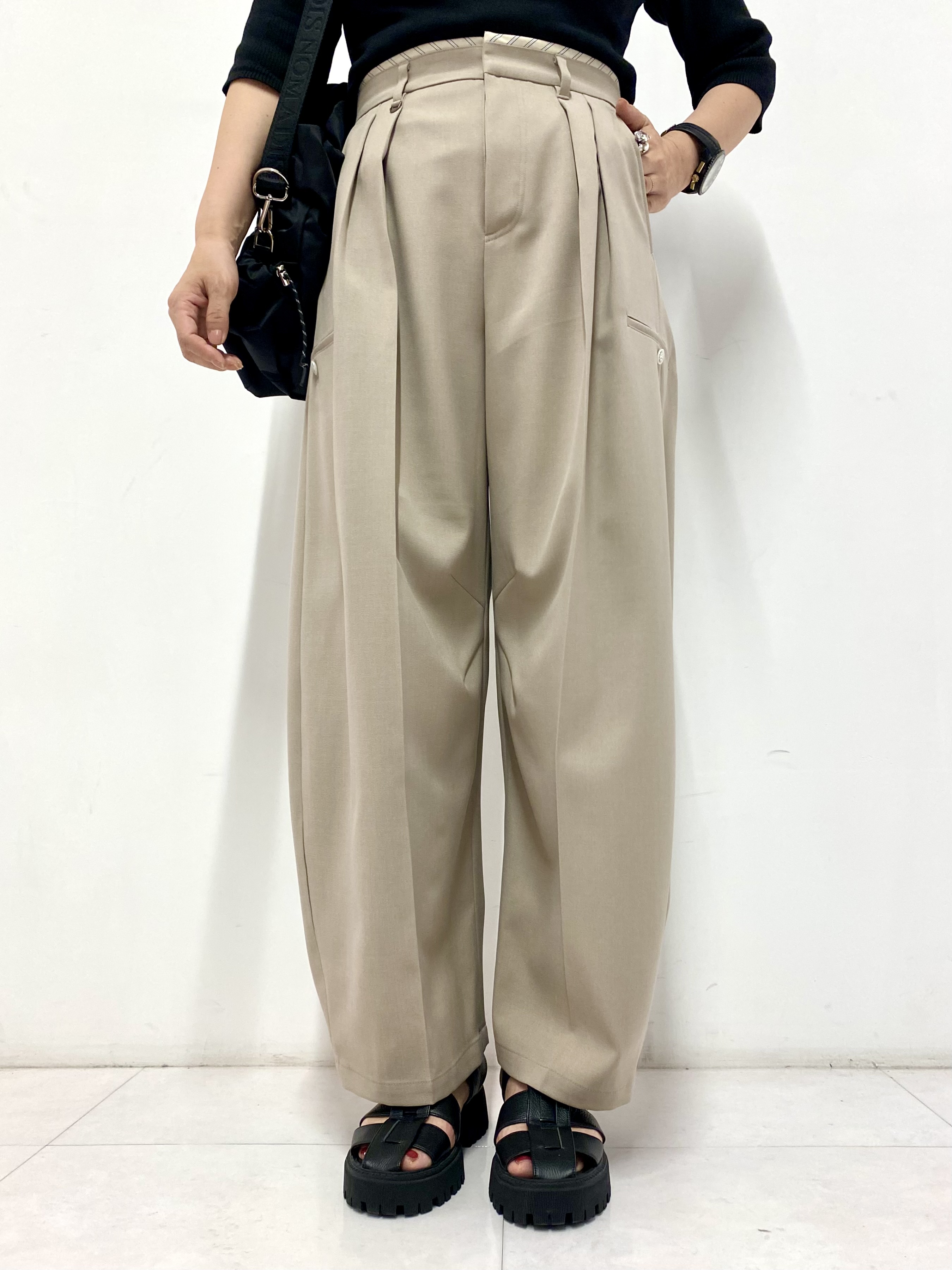 Sawaguchiさんの「DRESSTERIOR｜【接触冷感】クールタッチ ハーフスリーブニット」を使ったコーディネート