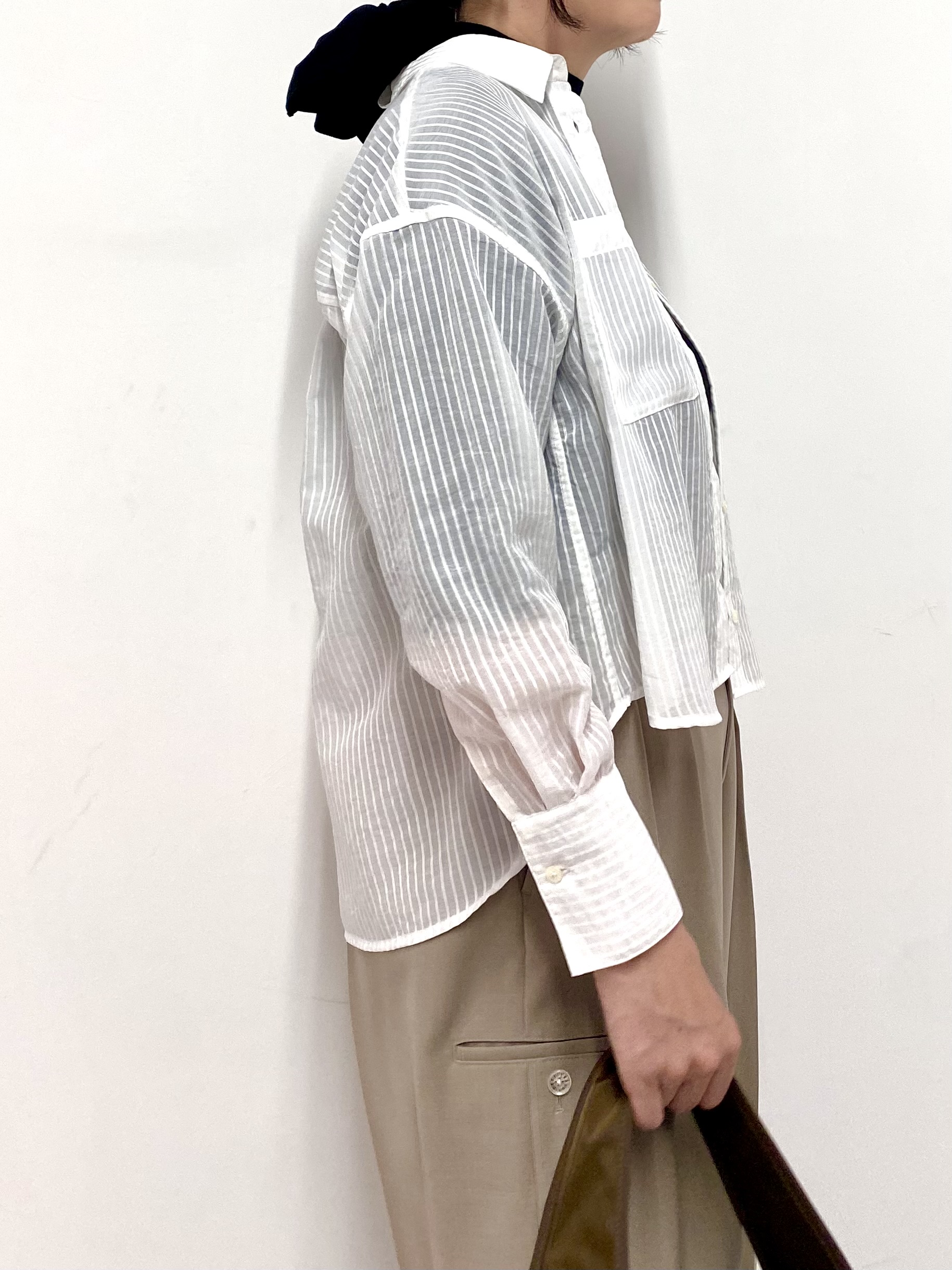 Sawaguchiさんの「DRESSTERIOR｜◆シアーストライプクロップドシャツ」を使ったコーディネート