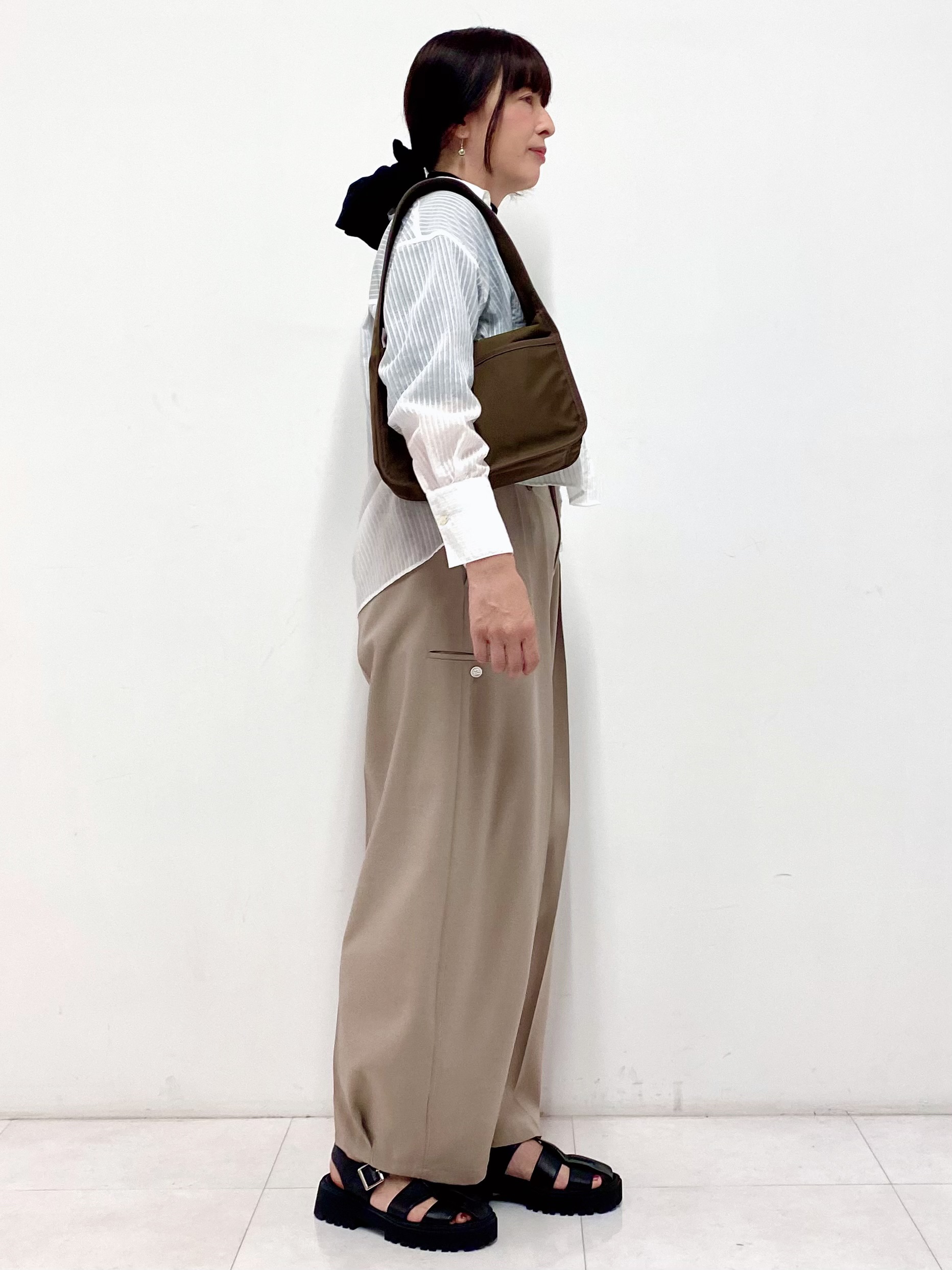 Sawaguchiさんの「DRESSTERIOR｜◆シアーストライプクロップドシャツ」を使ったコーディネート