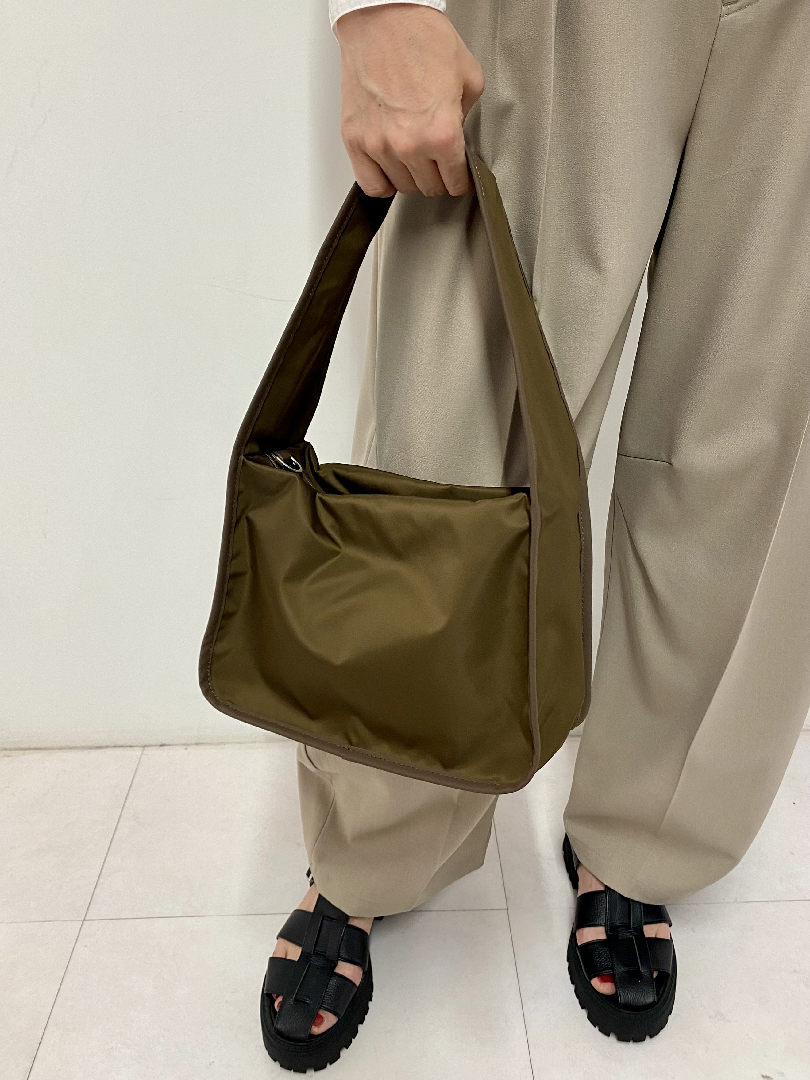 Sawaguchiさんの「DRESSTERIOR｜◆シアーストライプクロップドシャツ」を使ったコーディネート