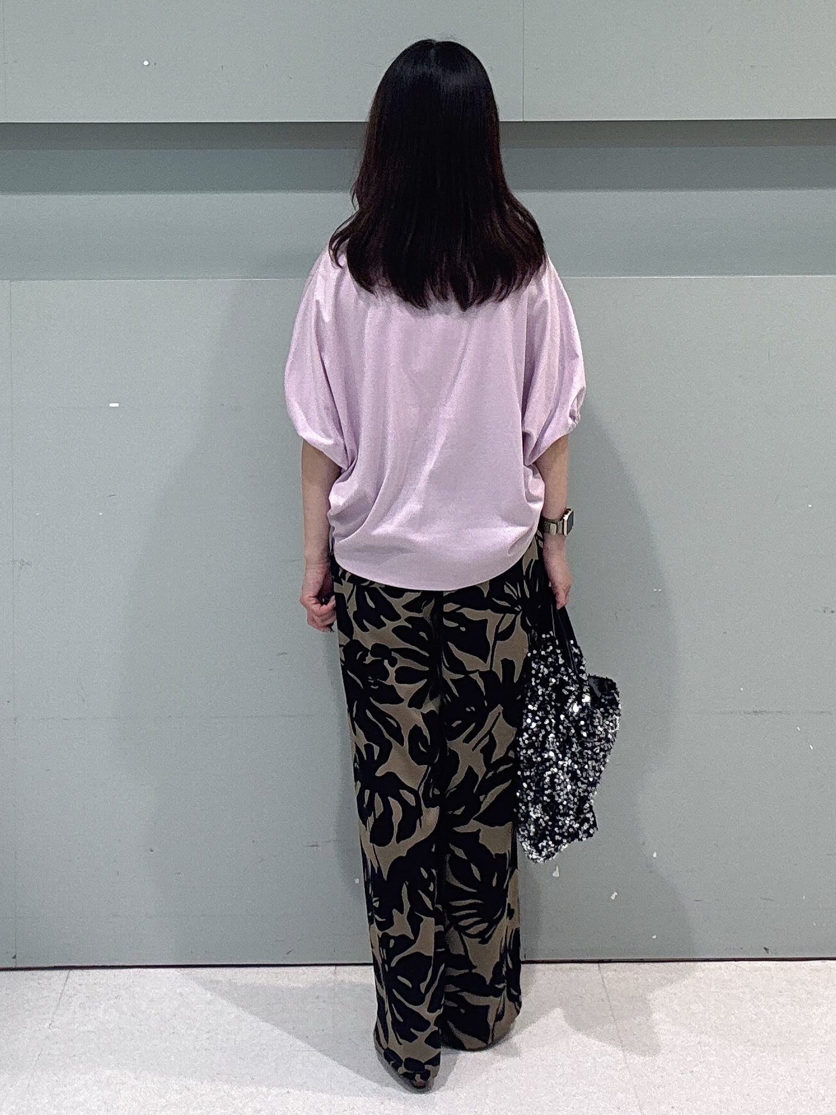 makiさんの「UNTITLED｜【汗染み防止/接触冷感】ドルマンプルオーバー」を使ったコーディネート