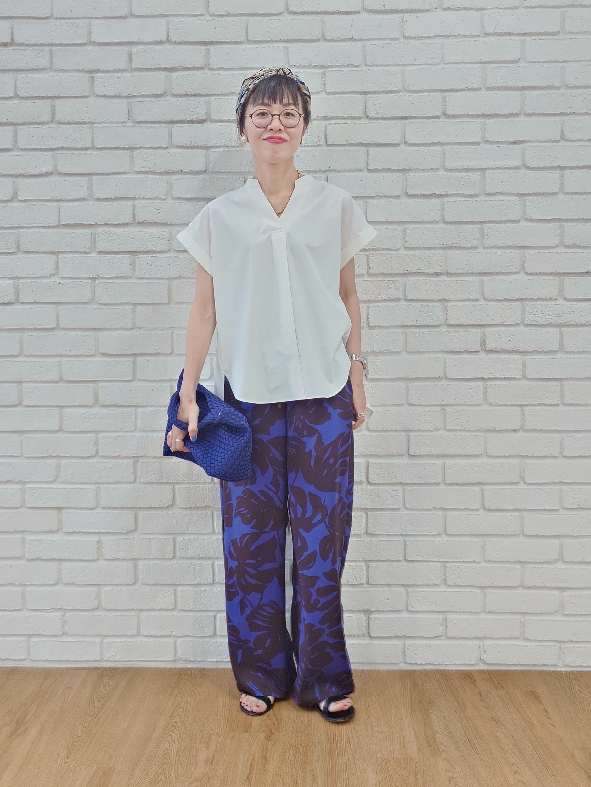 MUTSUKOさんの「UNTITLED｜【吸水速乾/接触冷感】バックプリーツデザインブラウス」を使ったコーディネート
