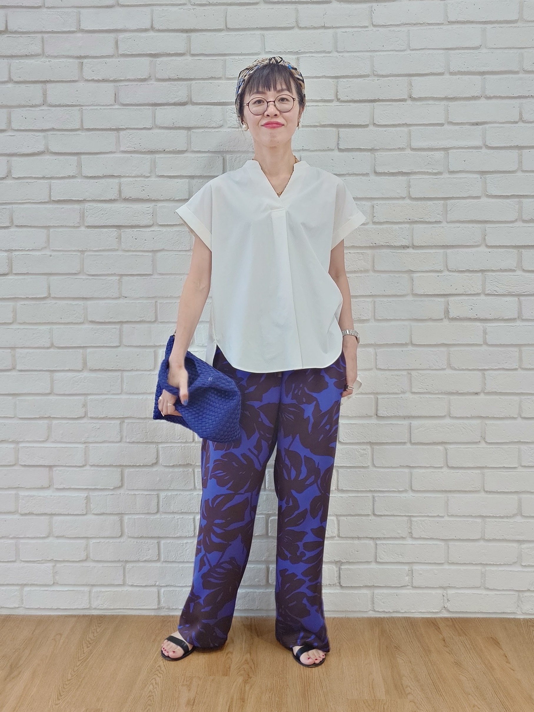 MUTSUKOさんの「UNTITLED｜【吸水速乾/接触冷感】バックプリーツデザインブラウス」を使ったコーディネート
