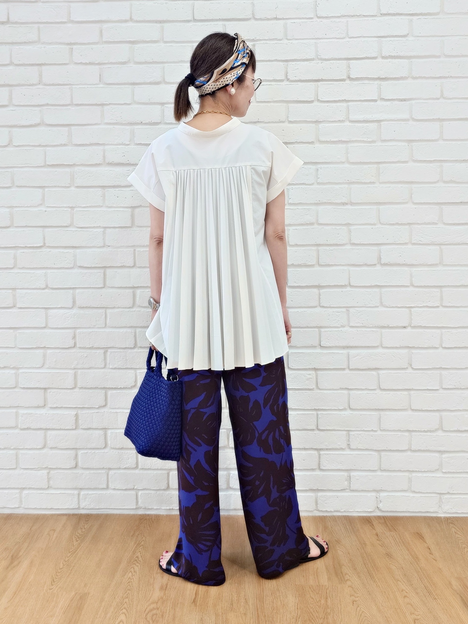 MUTSUKOさんの「UNTITLED｜【吸水速乾/接触冷感】バックプリーツデザインブラウス」を使ったコーディネート