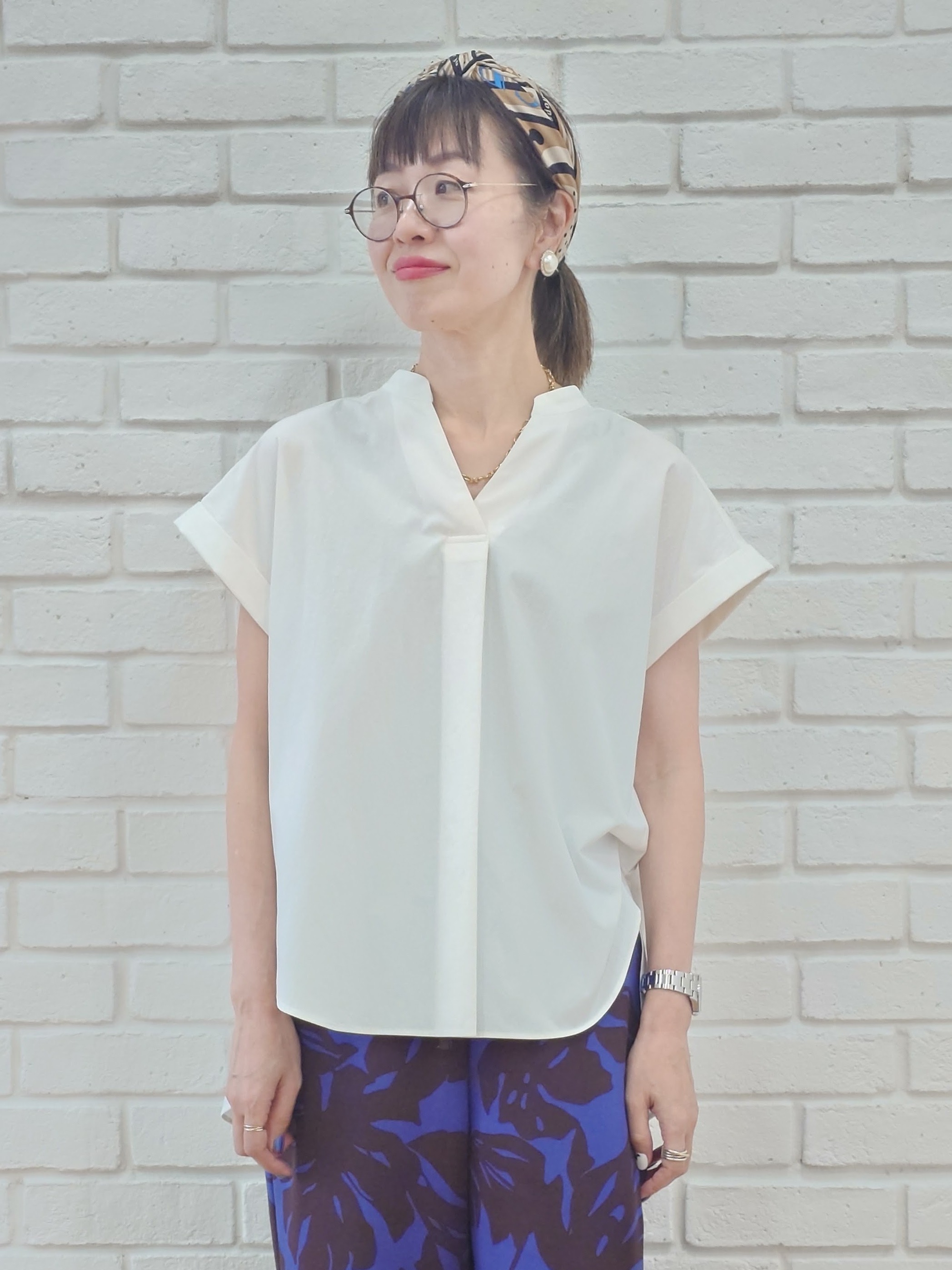 MUTSUKOさんの「UNTITLED｜【吸水速乾/接触冷感】バックプリーツデザインブラウス」を使ったコーディネート