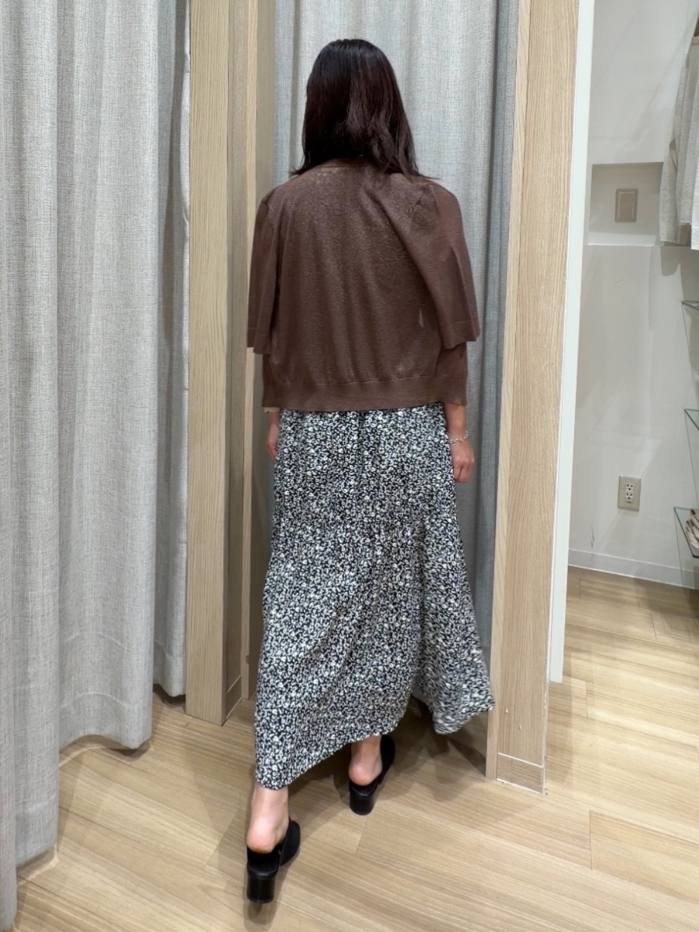 Fumikaさんの「grove｜【洗える】大人のシアーニットカーディガン」を使ったコーディネート