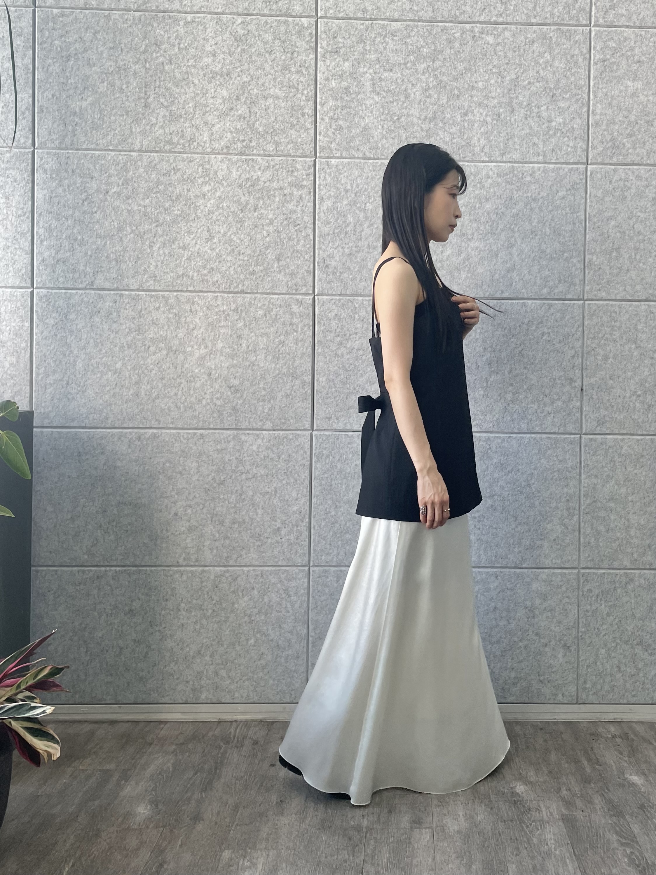 丸山加奈子さんの「CODE A｜corset stripe camisole」を使ったコーディネート