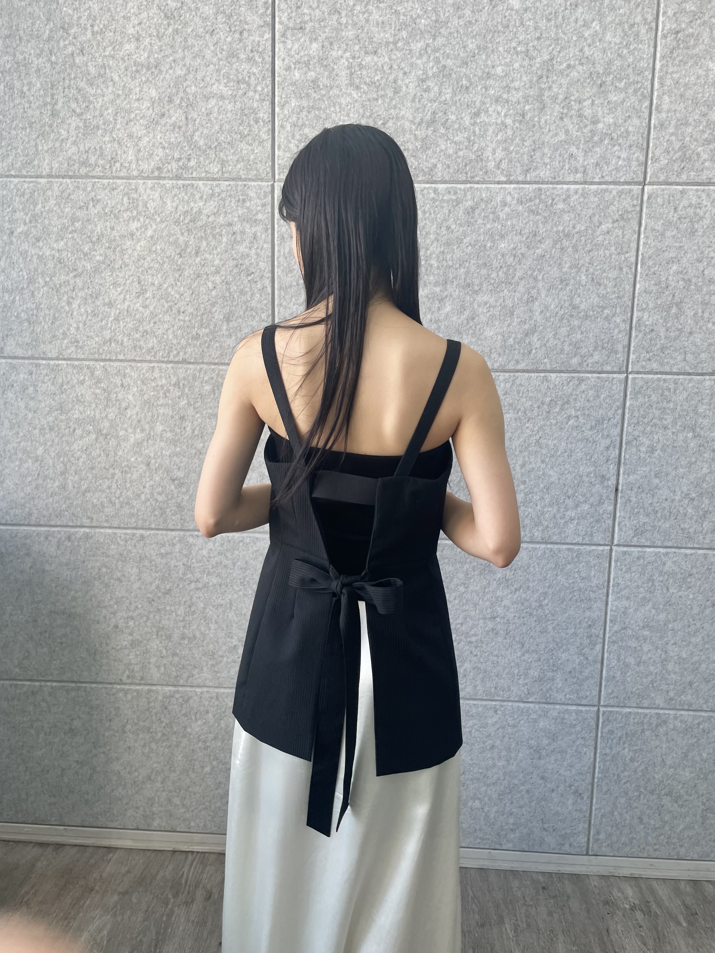 丸山加奈子さんの「CODE A｜corset stripe camisole」を使ったコーディネート