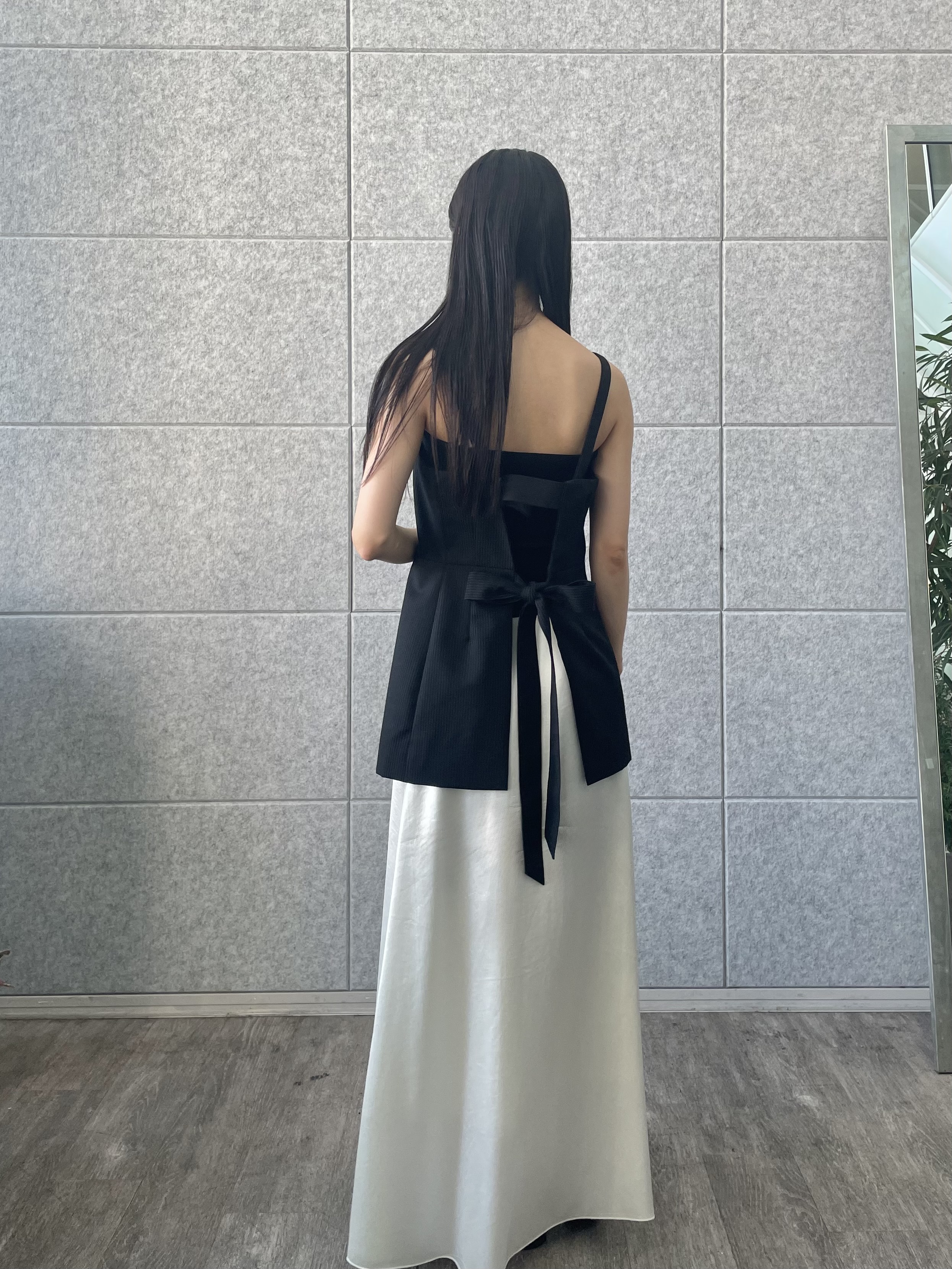 丸山加奈子さんの「CODE A｜corset stripe camisole」を使ったコーディネート