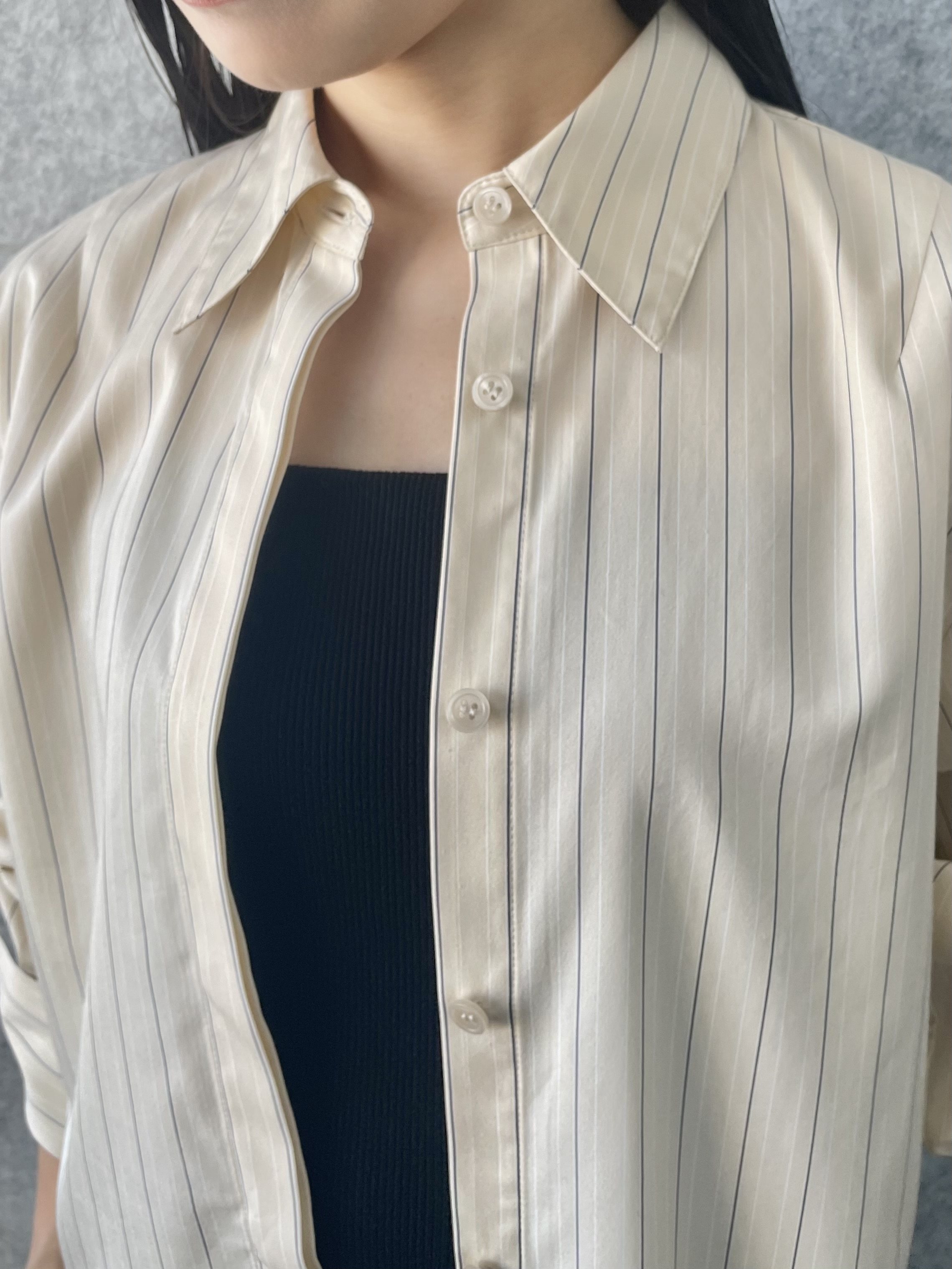 丸山加奈子さんの「CODE A｜flap detail stripe shirt」を使ったコーディネート
