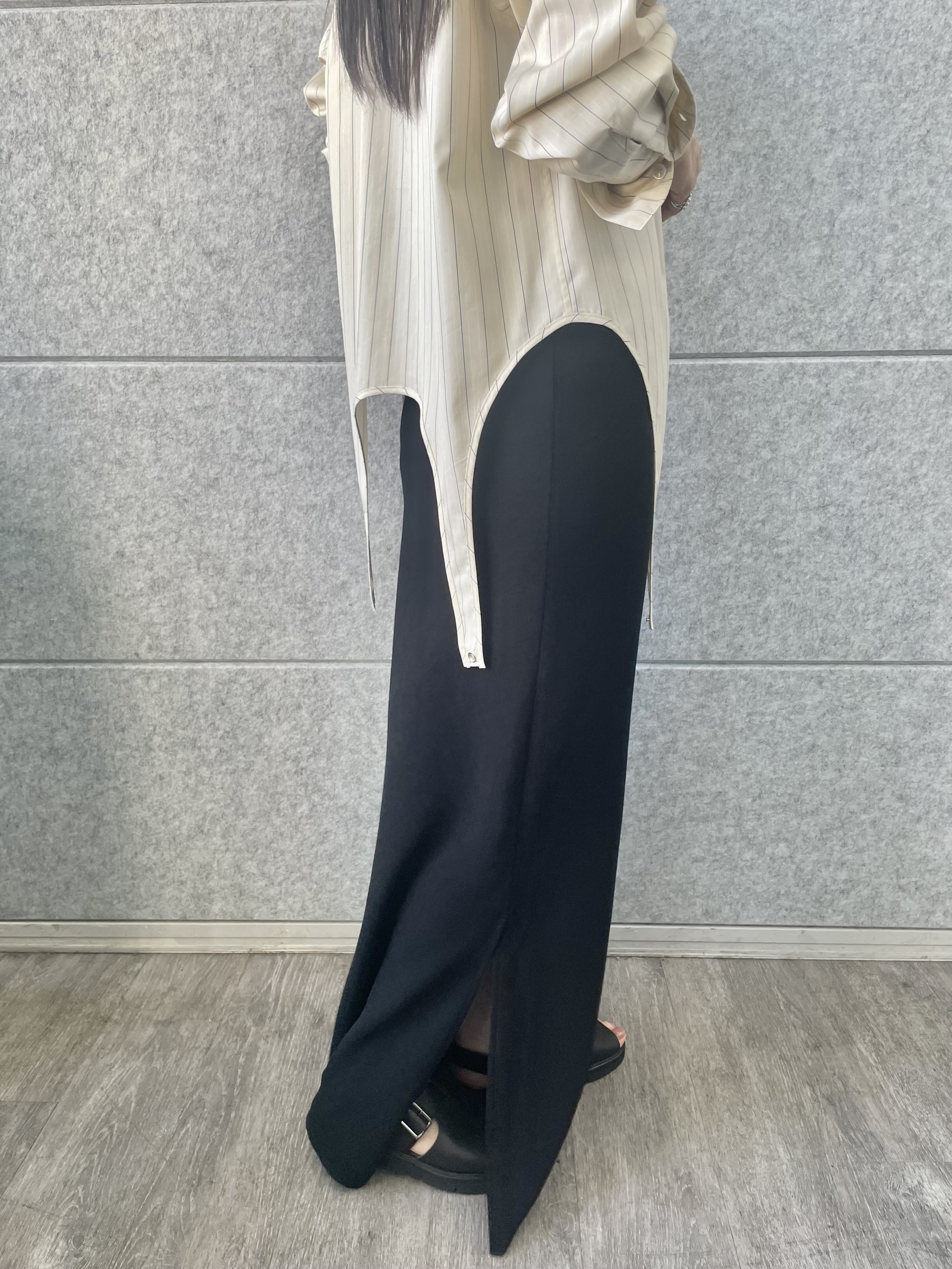 丸山加奈子さんの「CODE A｜flap detail stripe shirt」を使ったコーディネート