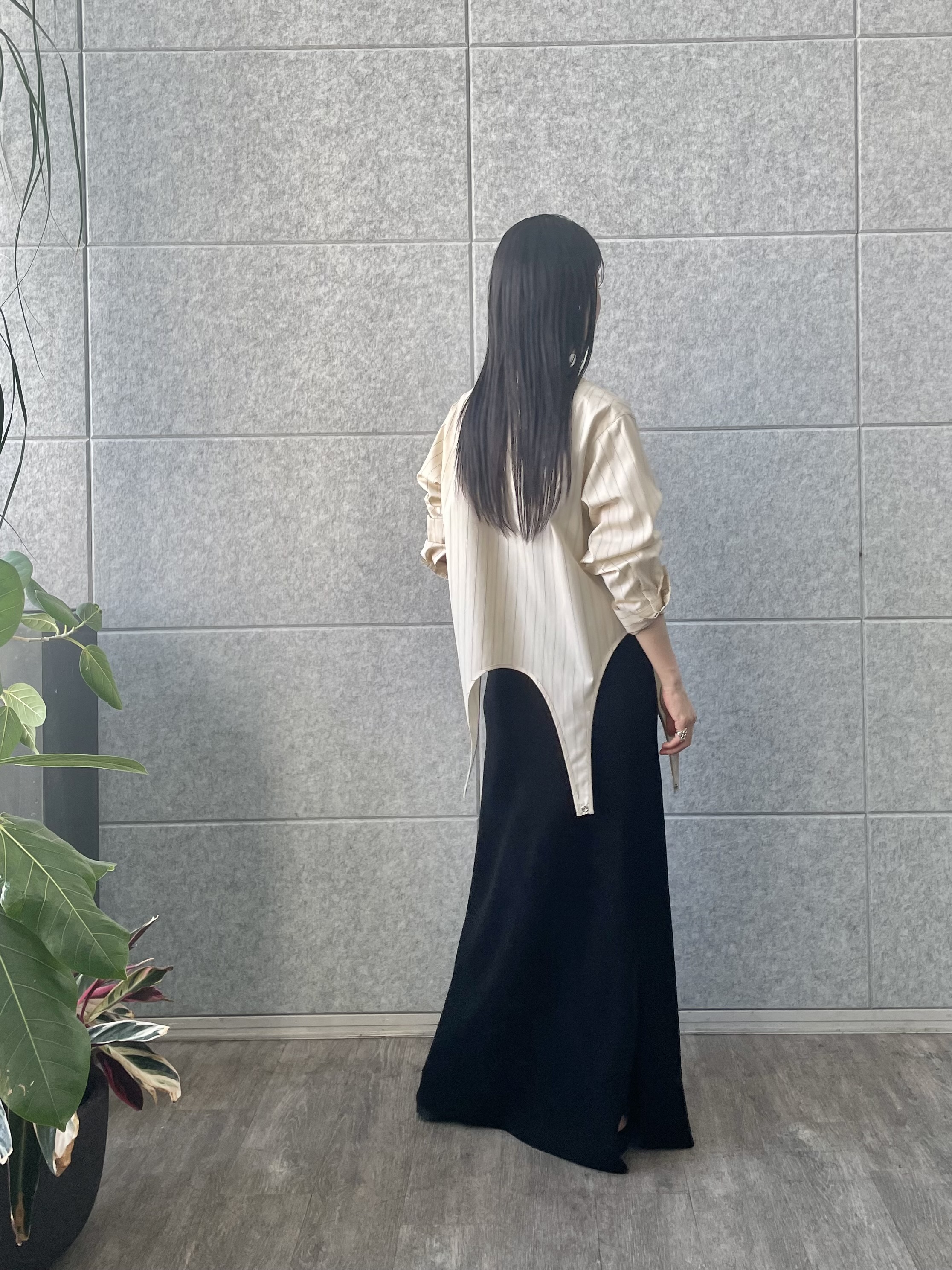 丸山加奈子さんの「CODE A｜flap detail stripe shirt」を使ったコーディネート