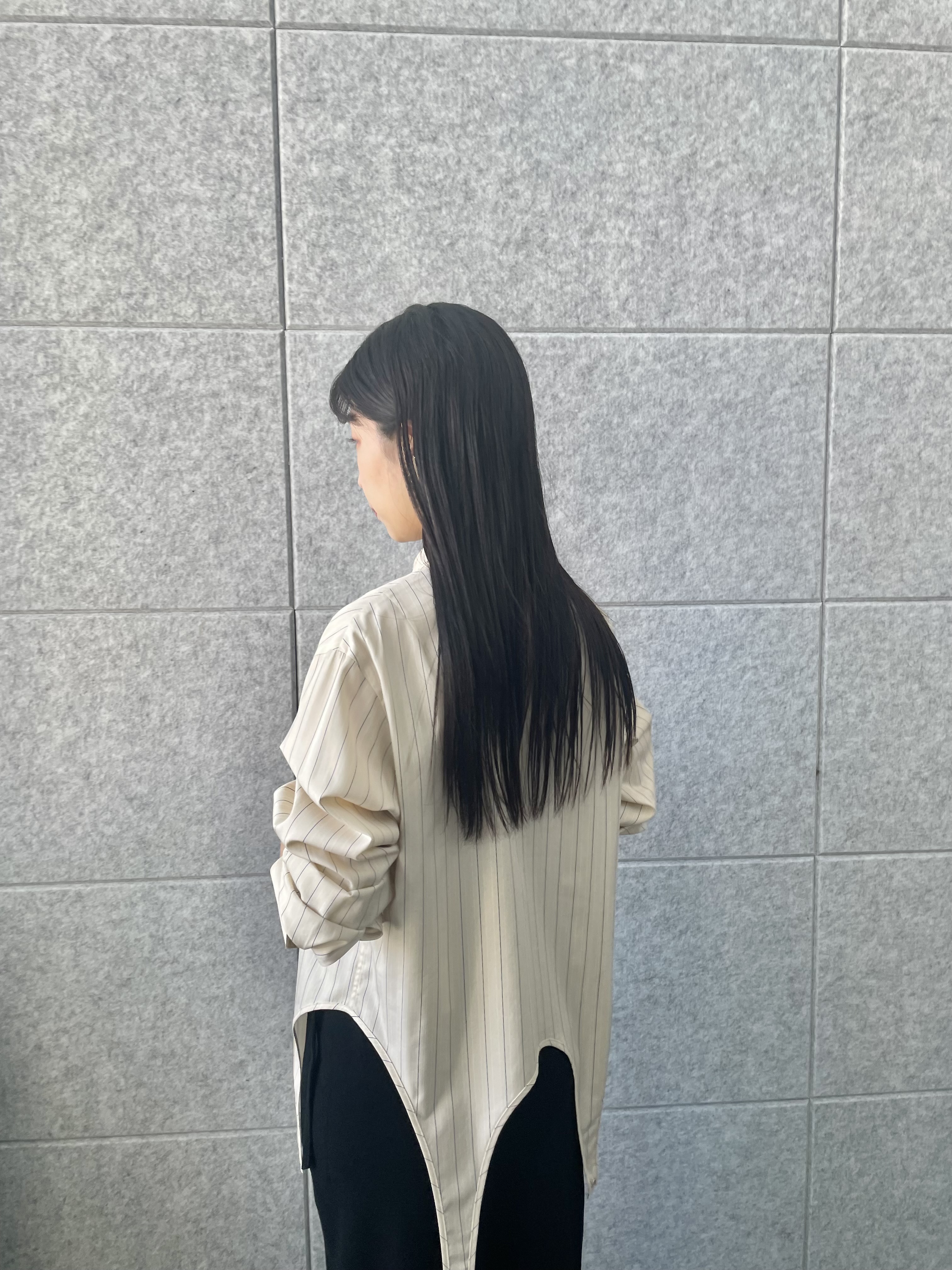 丸山加奈子さんの「CODE A｜flap detail stripe shirt」を使ったコーディネート