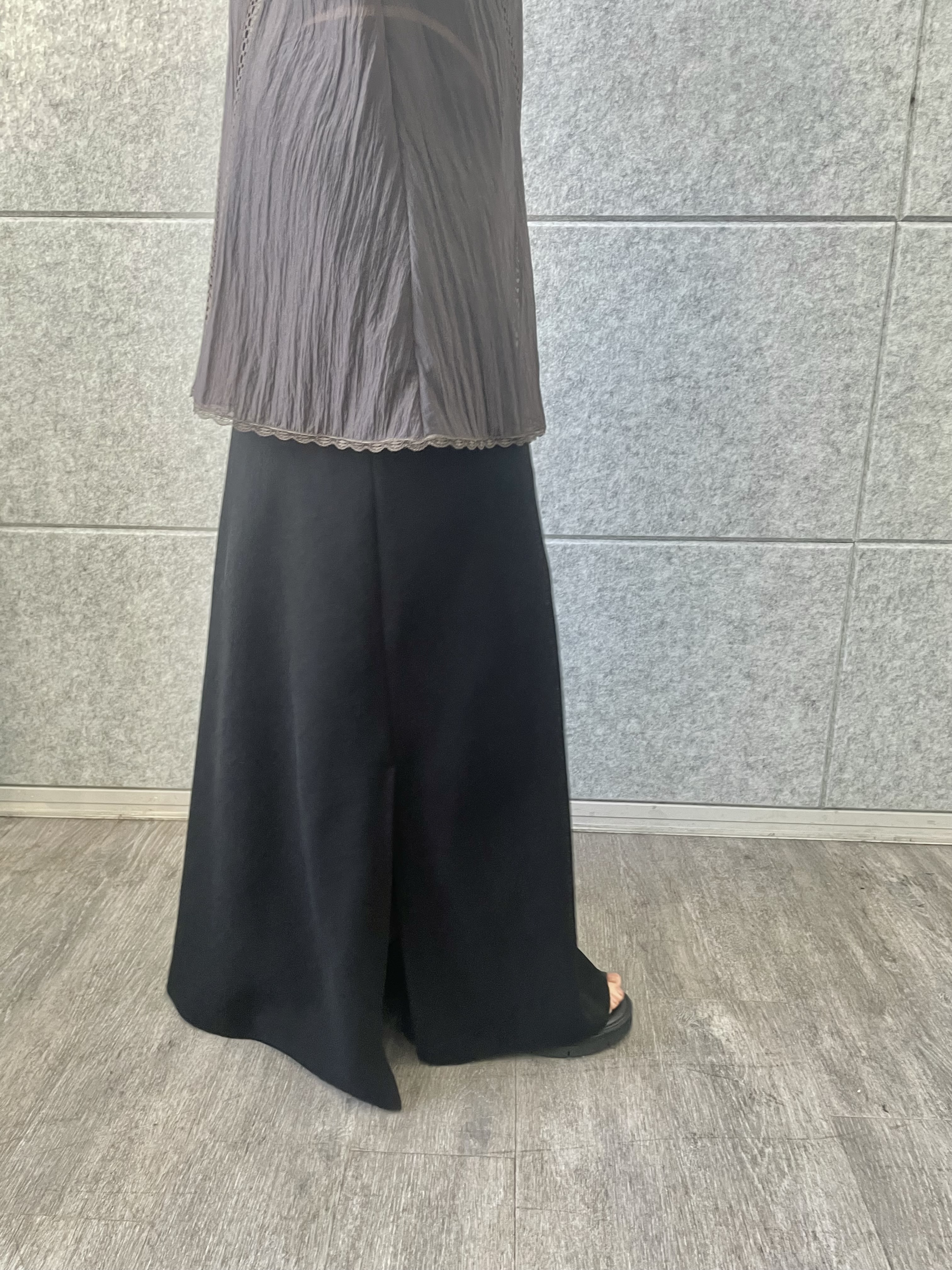 丸山加奈子さんの「CODE A｜lace－inset sheer tunic」を使ったコーディネート
