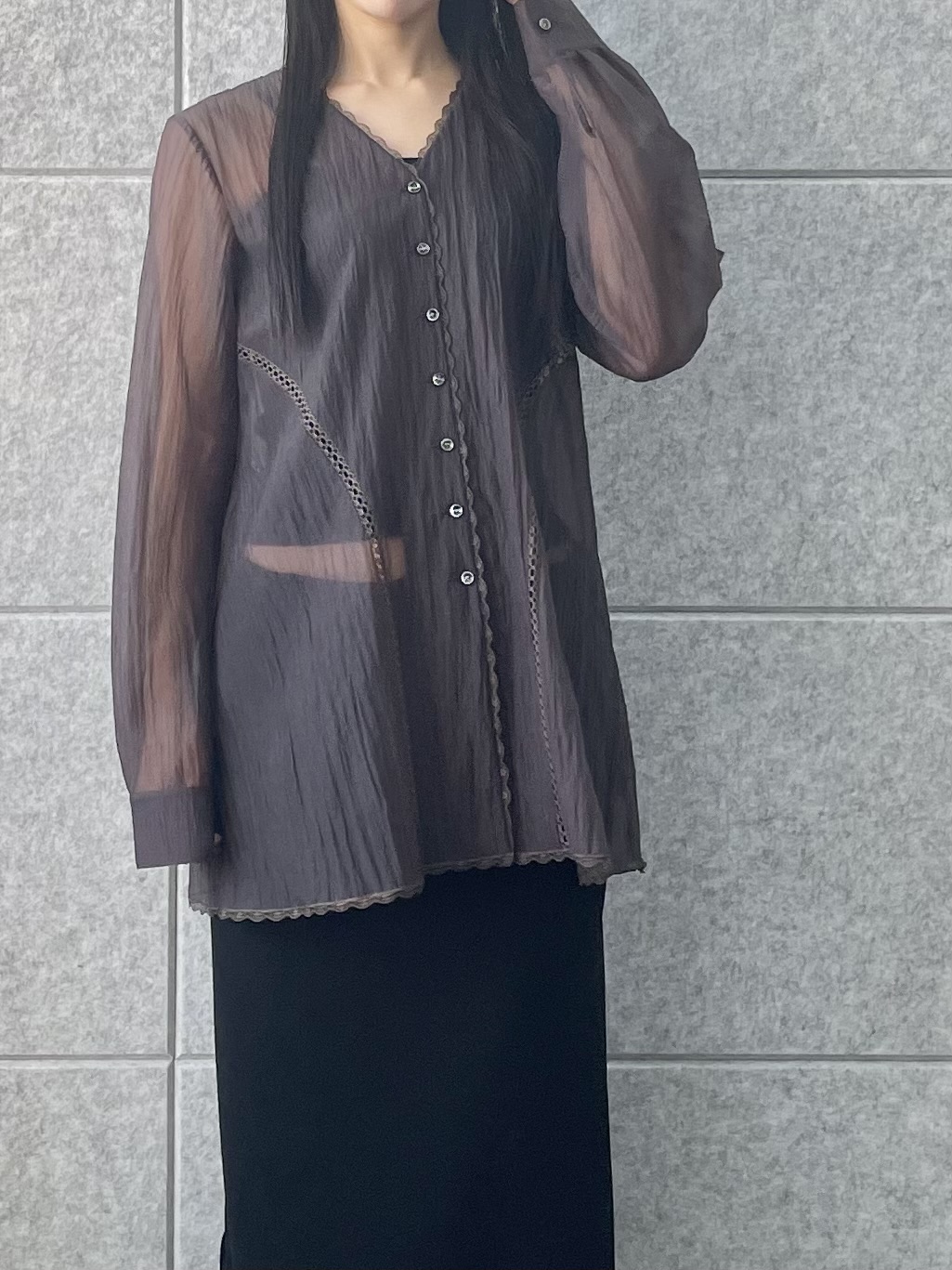 丸山加奈子さんの「CODE A｜lace－inset sheer tunic」を使ったコーディネート