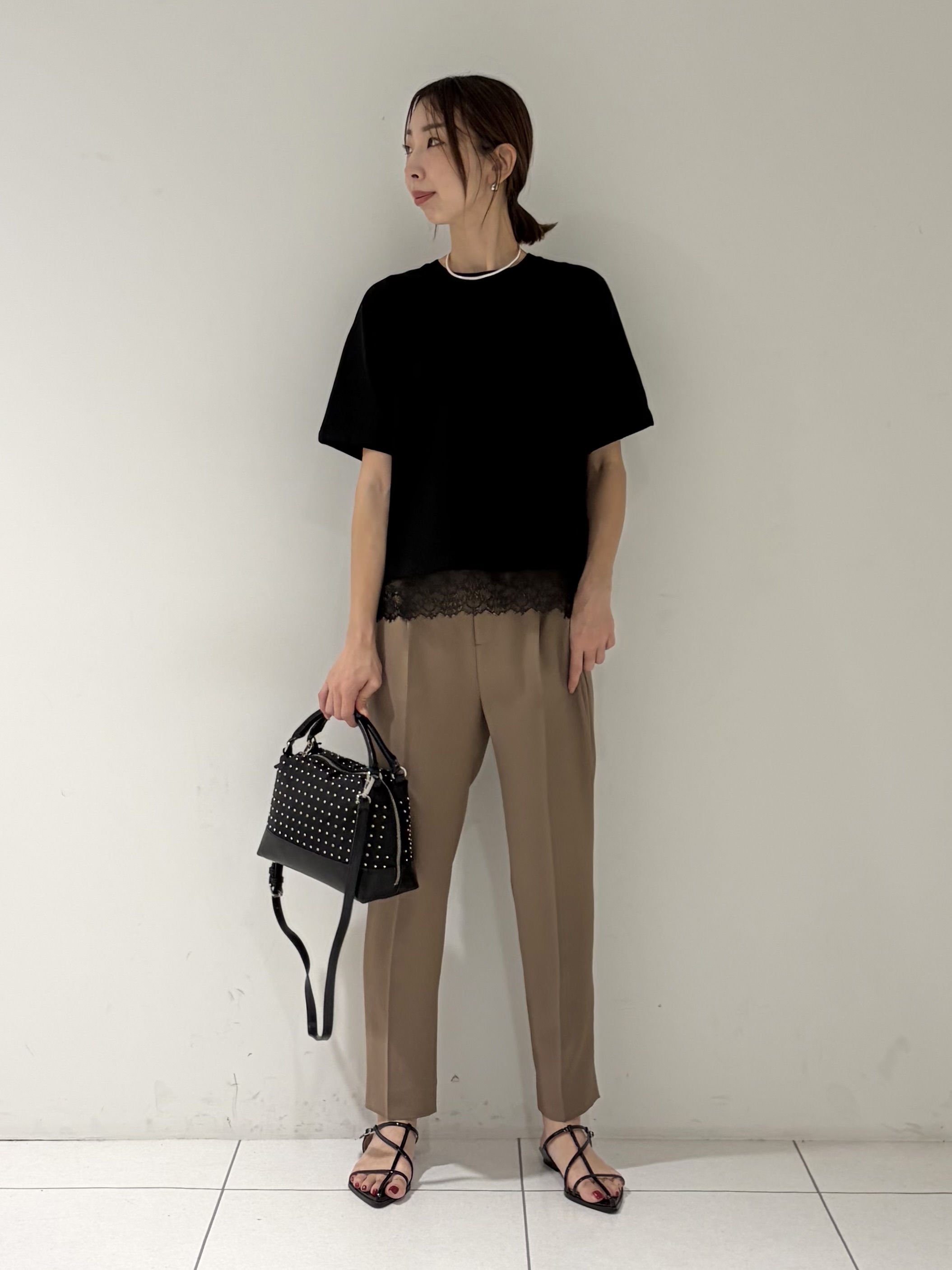 shioriさんの「INDIVI｜【汗ジミ防止／接触冷感】裾レースドルマンTシャツ」を使ったコーディネート