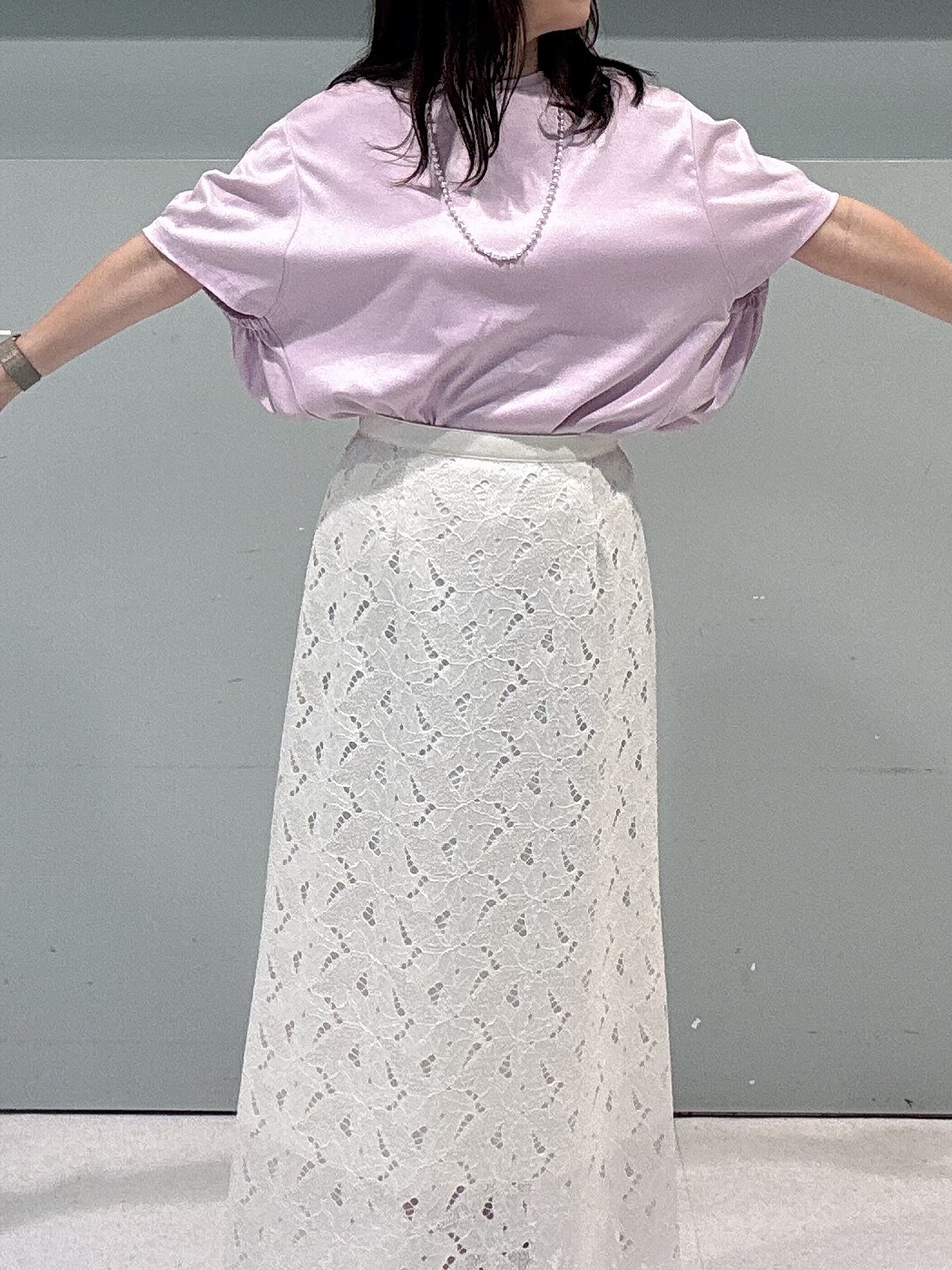 makiさんの「UNTITLED｜【汗染み防止/接触冷感】ドルマンプルオーバー」を使ったコーディネート