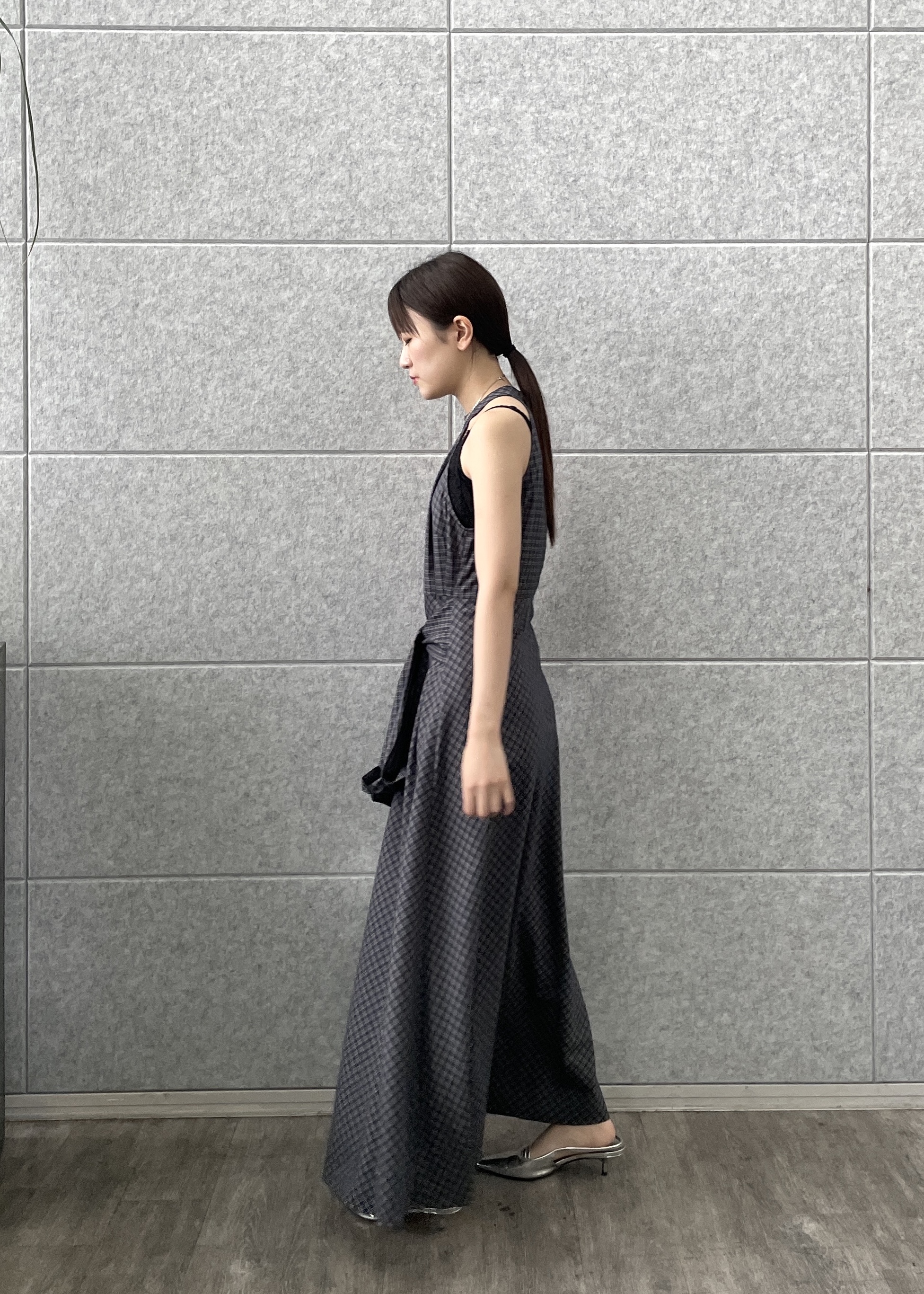 Renoさんの「INDIVI｜チェックプリントロングワンピース」を使ったコーディネート