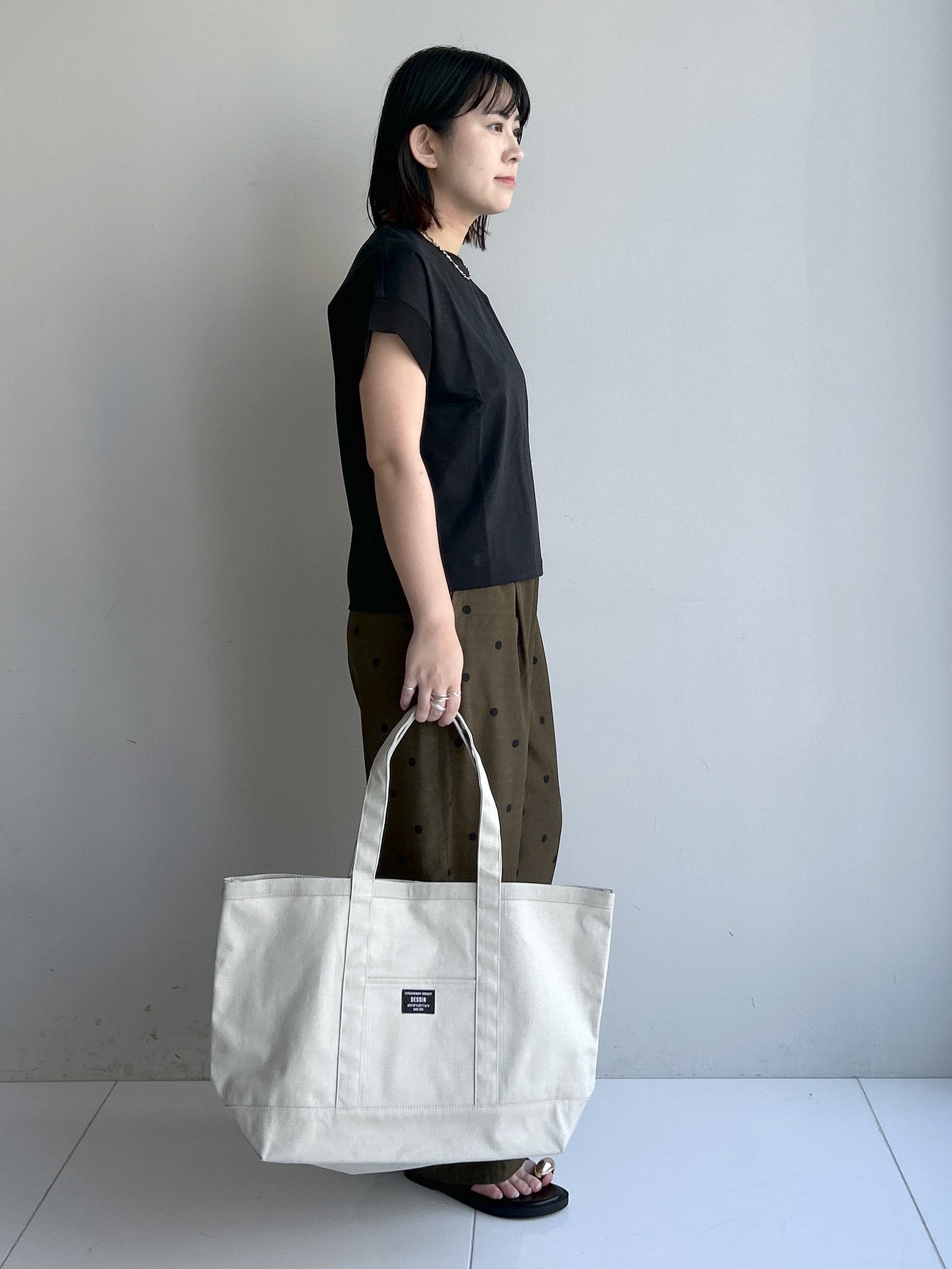 Hirokaさんの「Dessin｜【UVカット/接触冷感】美光沢カットソー」を使ったコーディネート