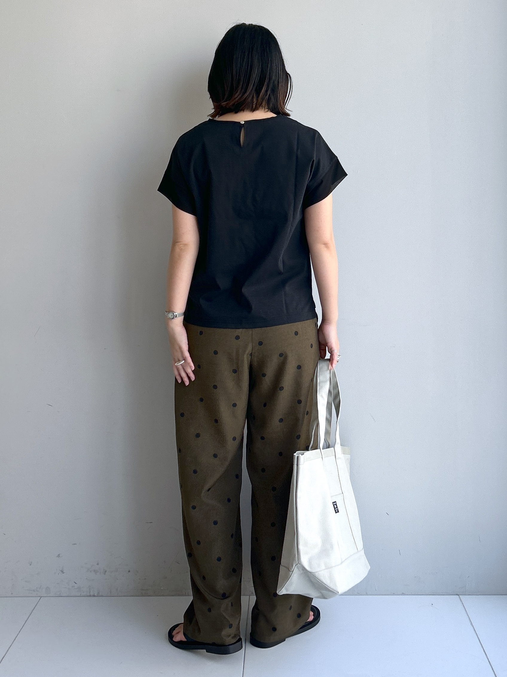 Hirokaさんの「Dessin｜【UVカット/接触冷感】美光沢カットソー」を使ったコーディネート