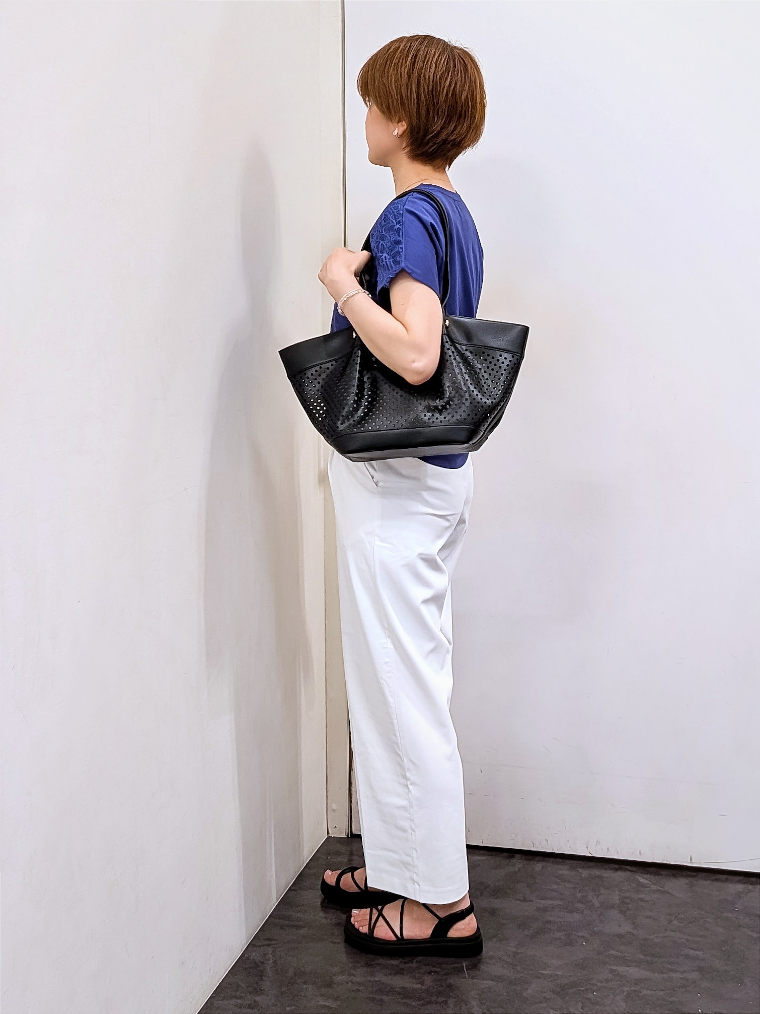 やまちゃんさんの「grove｜【持続冷感/SET UP可】ひんやりポンチシリーズ／フロントレースドルマンカットソー」を使ったコーディネート