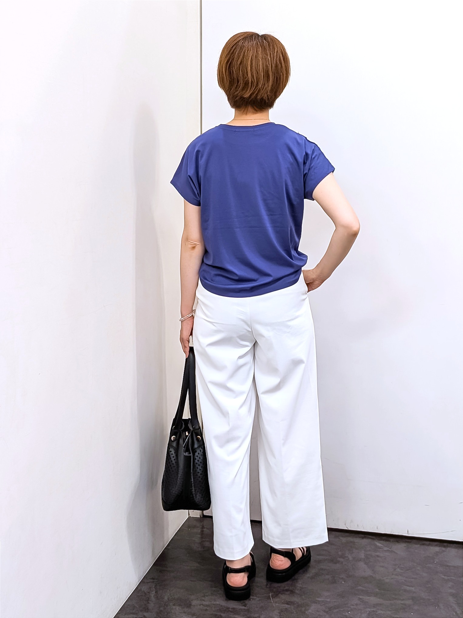 やまちゃんさんの「grove｜【持続冷感/SET UP可】ひんやりポンチシリーズ／フロントレースドルマンカットソー」を使ったコーディネート