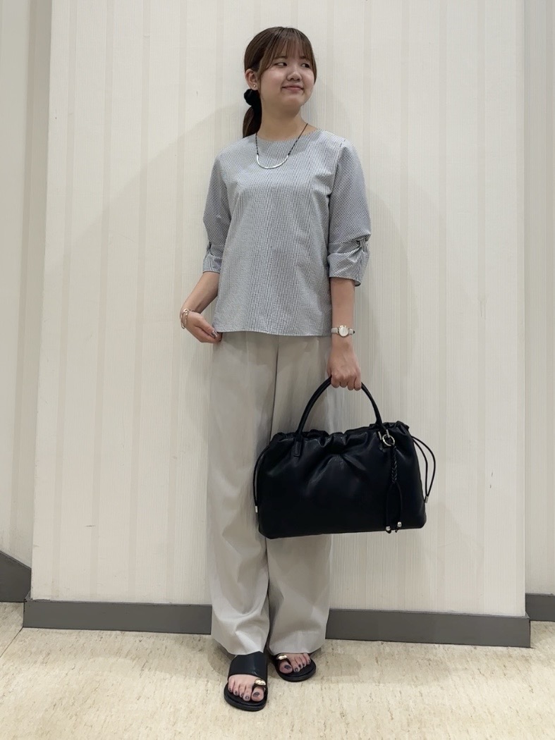 ちひさんの「INDIVI｜【褒められパンツ／洗える／ウエストゴム】ワイドタックパンツ」を使ったコーディネート