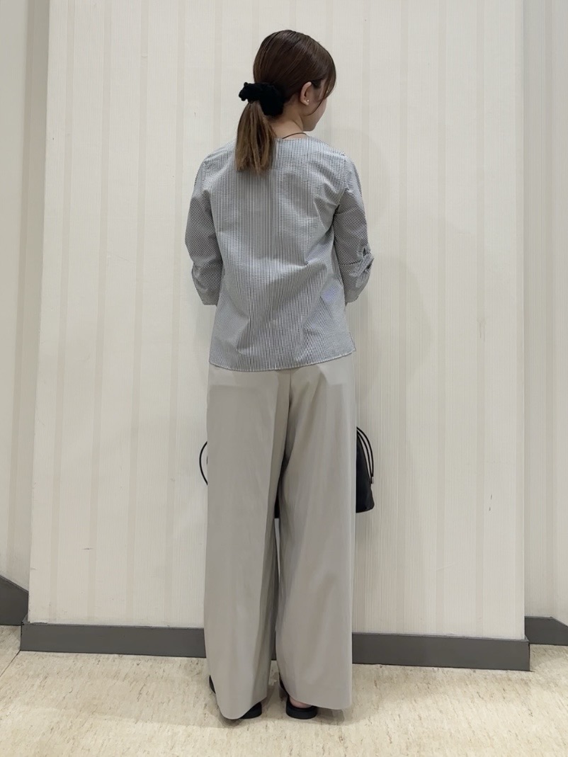 ちひさんの「INDIVI｜【褒められパンツ／洗える／ウエストゴム】ワイドタックパンツ」を使ったコーディネート
